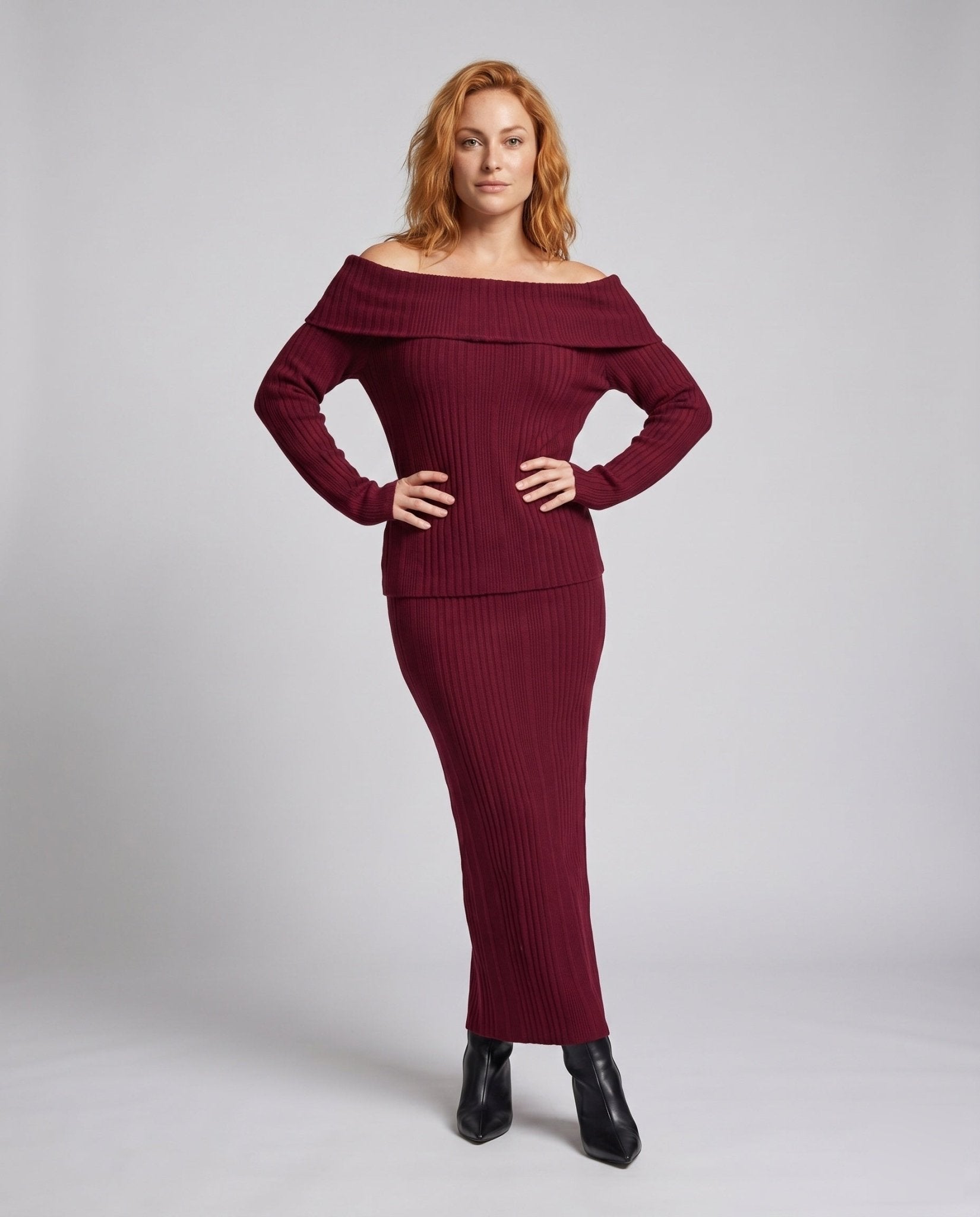 Women's knit set with off-shoulder top and elegant waist skirt - Chichicherry