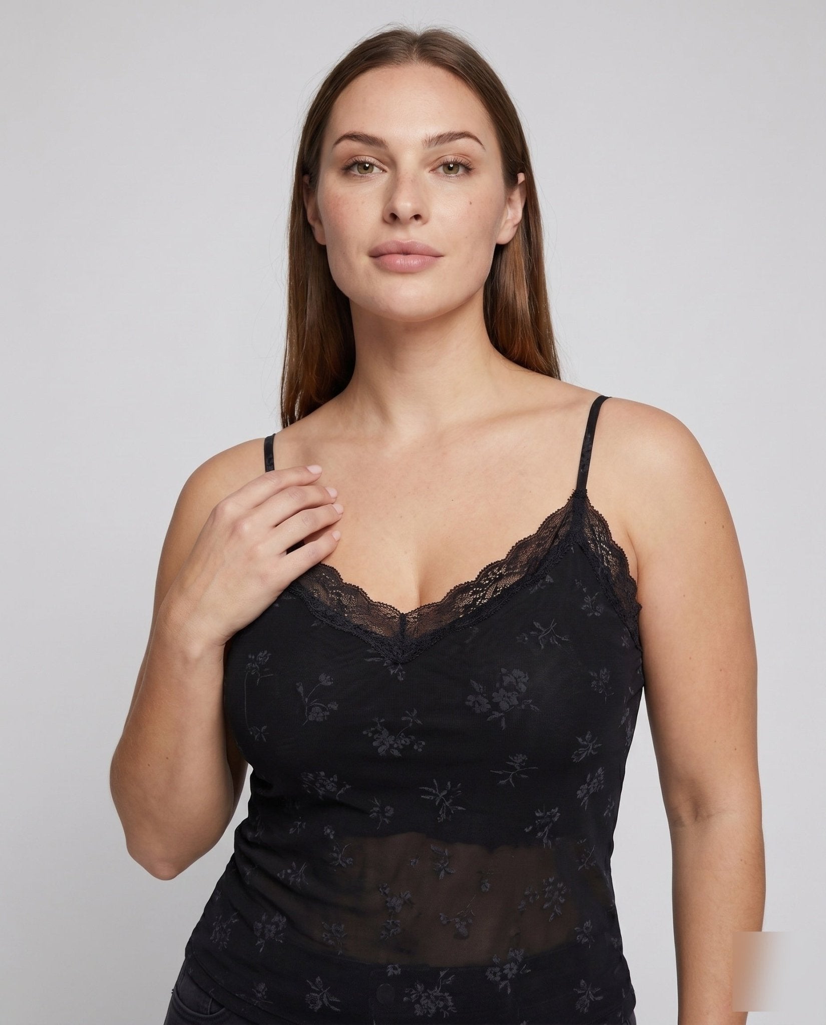 Women's lace tank top with elegant floral design - Chichicherry