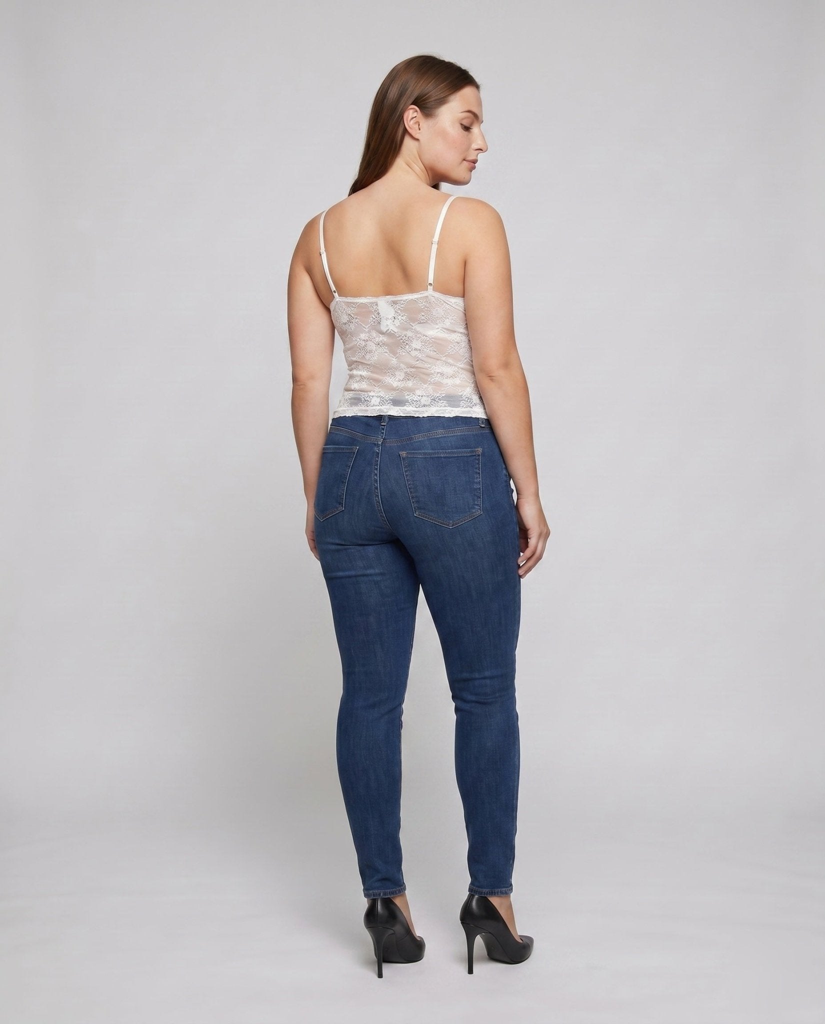 Women's lace tank top with elegant V-neck - Chichicherry
