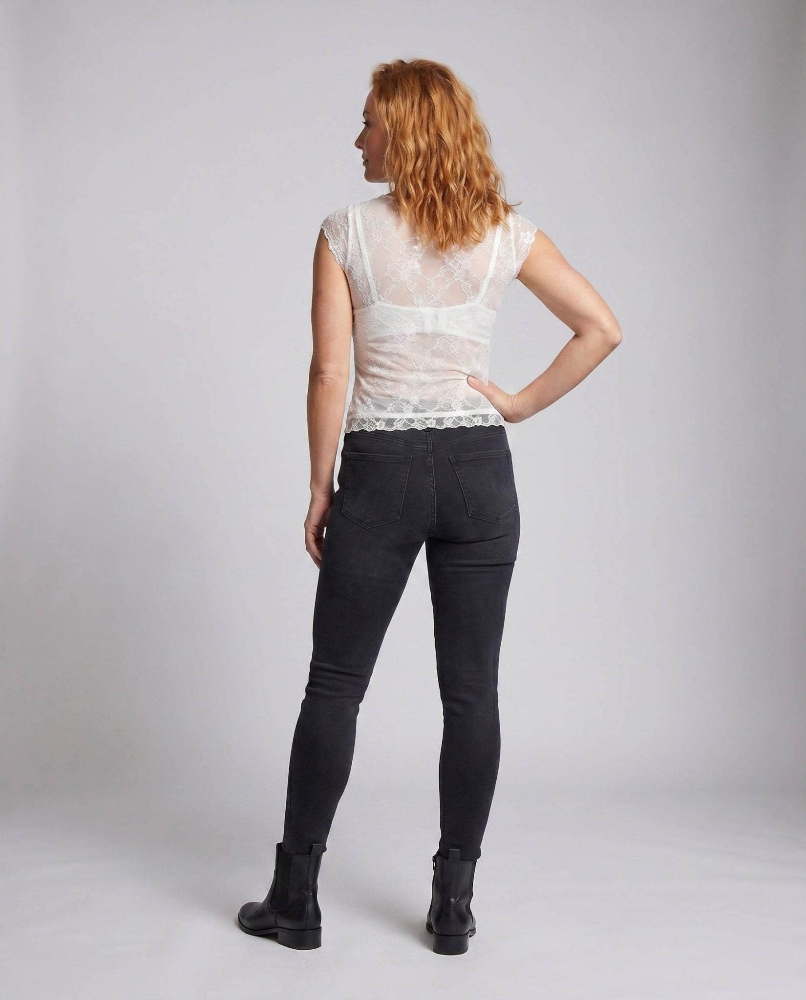 Women's lace top with decorative lacing - Chichicherry
