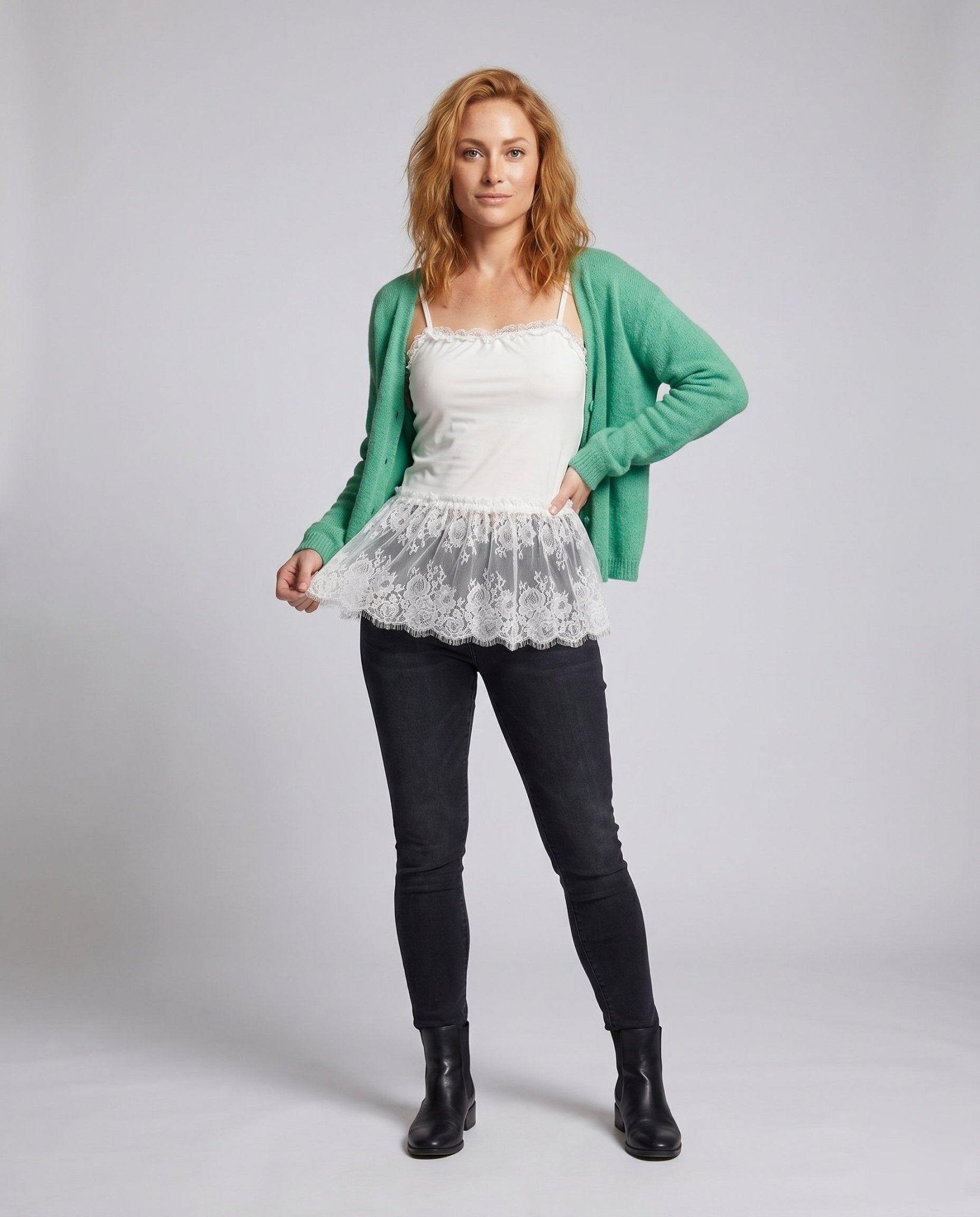 Women's lace top with fine straps - Chichicherry
