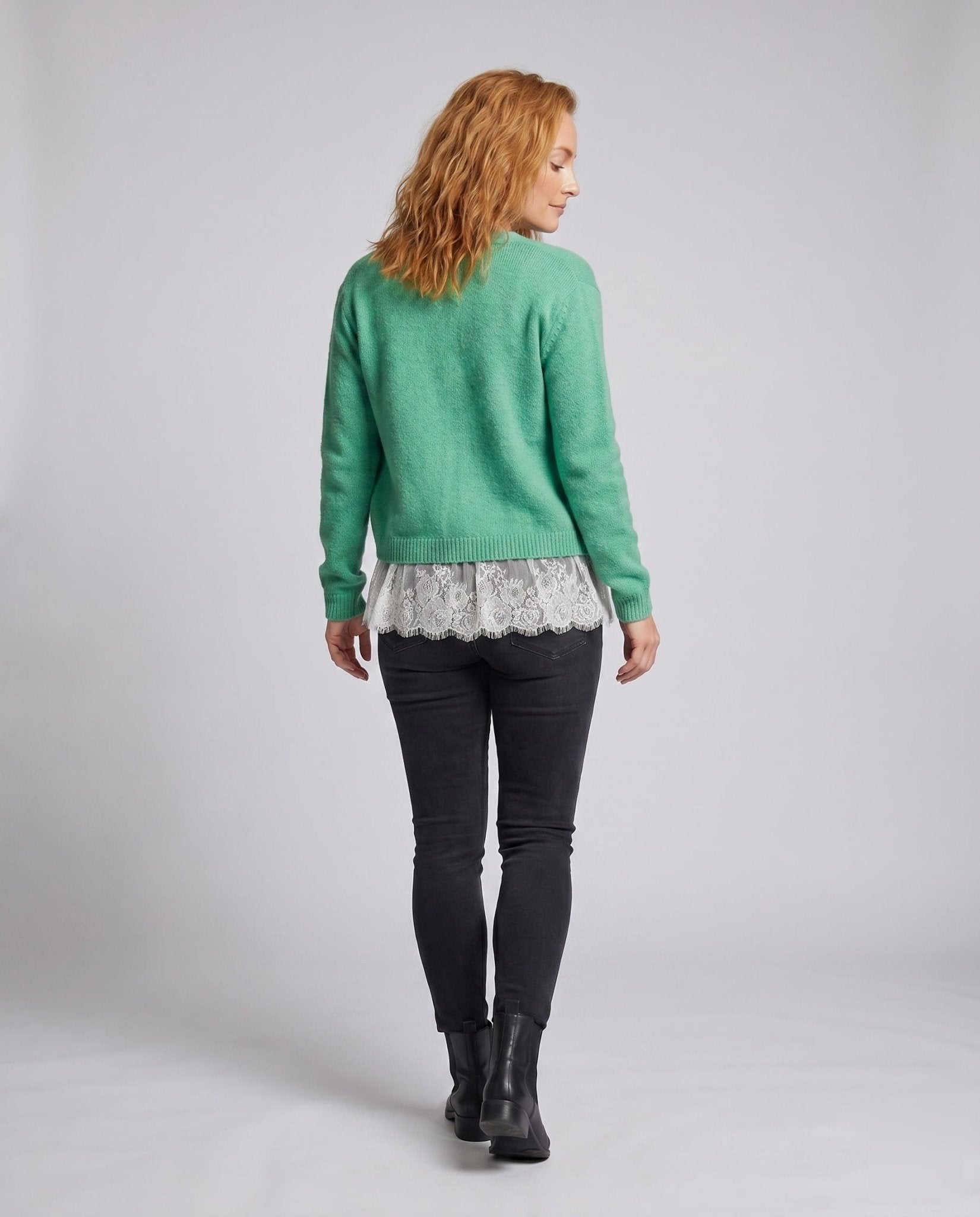 Women's lace top with fine straps - Chichicherry