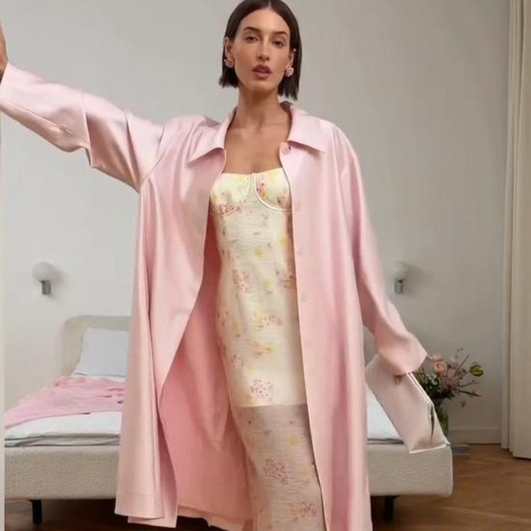 Women’s lightweight satin-like long coat in oversized cut with wide lapels Chichicherry - Chichicherry