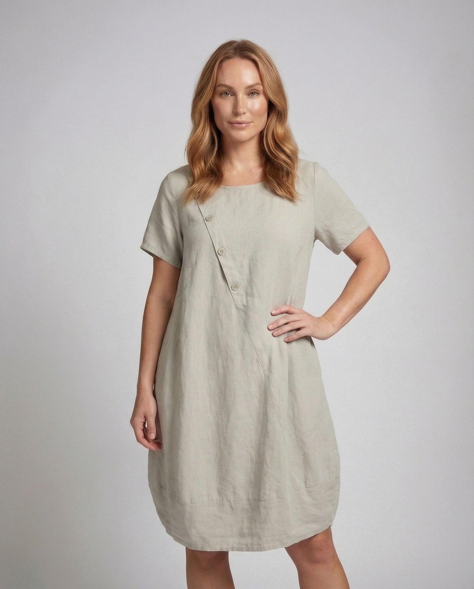 Women's linen short dress in A-line with pockets - Chichicherry