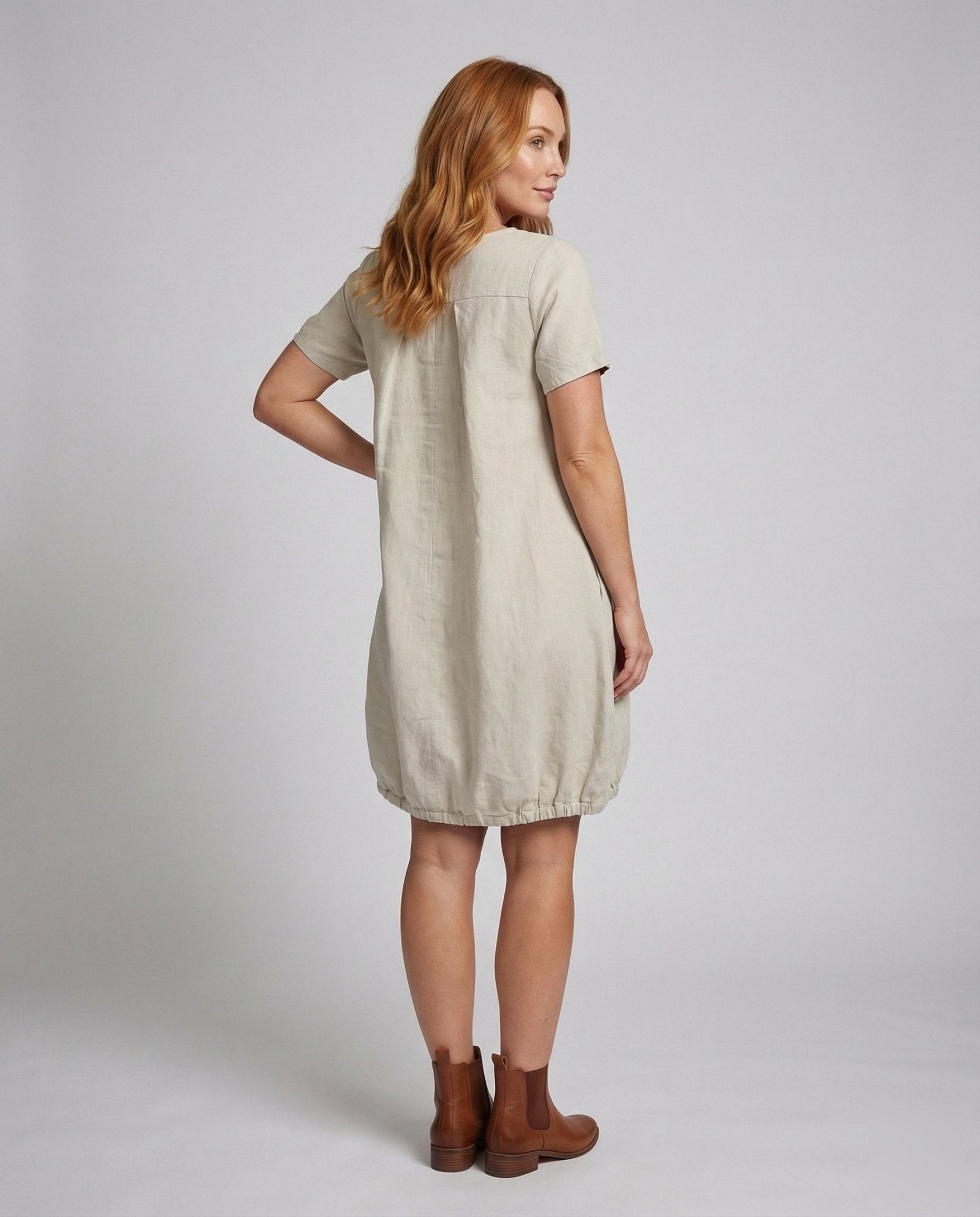 Women's linen short dress in A-line with pockets - Chichicherry