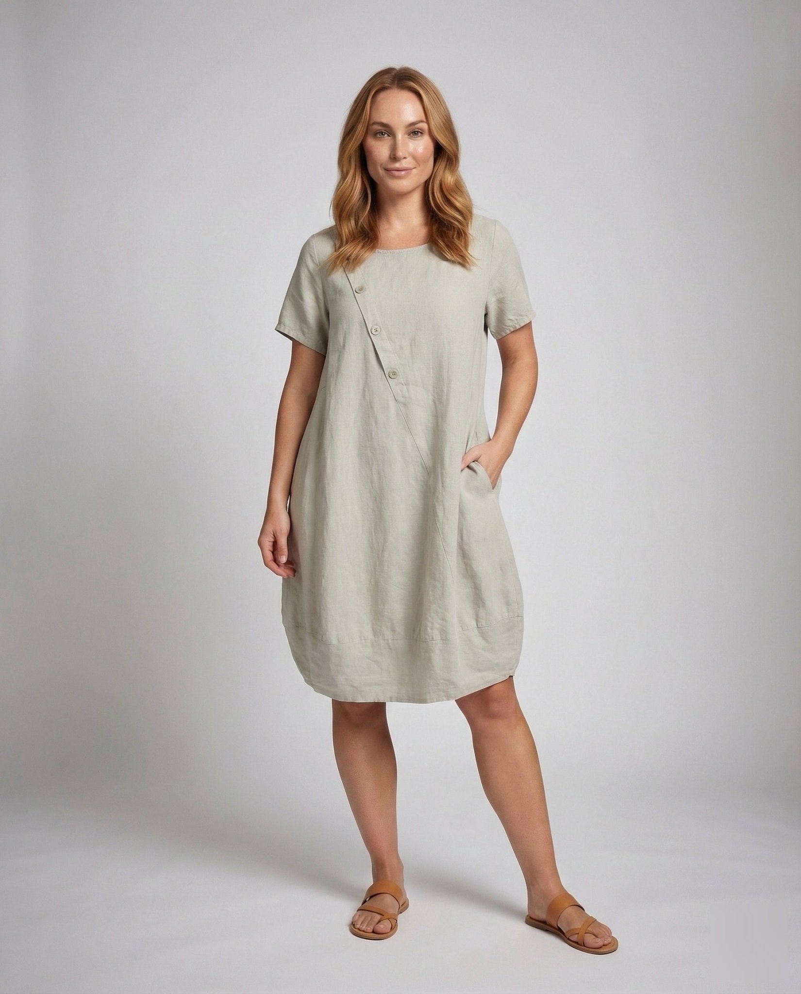 Women's linen short dress in A-line with pockets - Chichicherry
