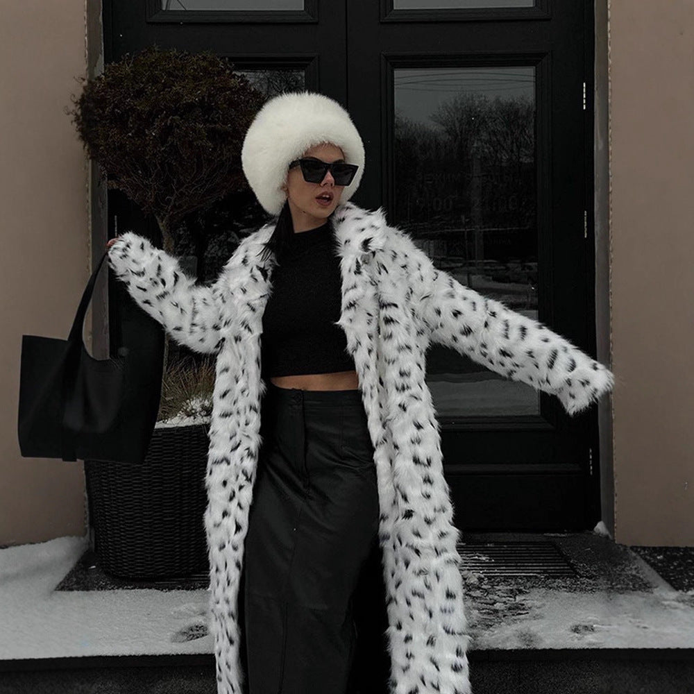 Women's Long Coat made of Faux Fur with Dalmatian Look and Hood Chichicherry - Chichicherry
