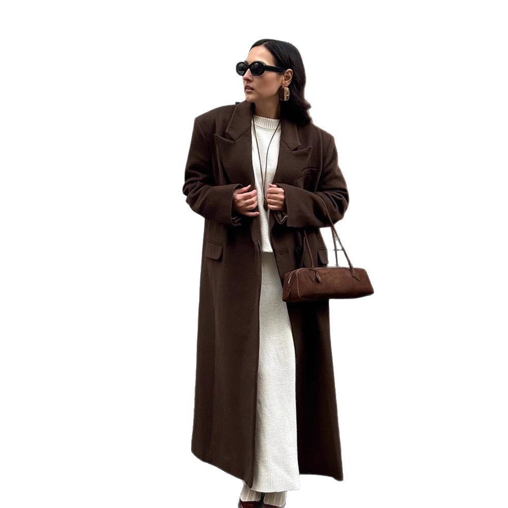 Women's long coat with straight cut, figure-flattering oversized lapels and side pockets Chichicherry - Chichicherry