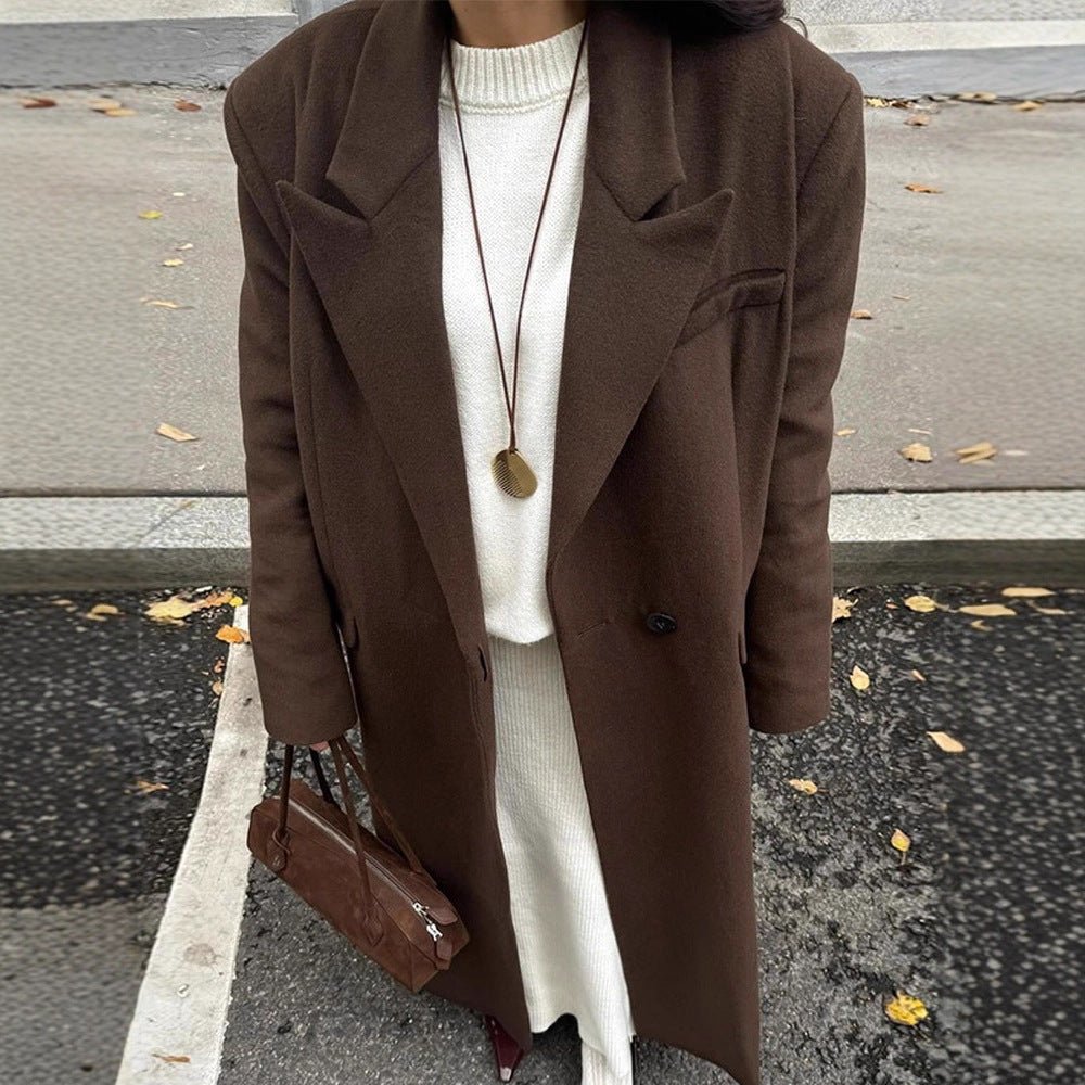 Women's long coat with straight cut, figure-flattering oversized lapels and side pockets Chichicherry - Chichicherry