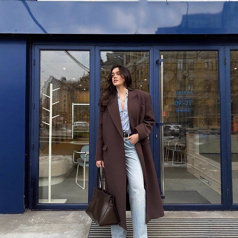 Women's long coat with straight cut, figure-flattering oversized lapels and side pockets Chichicherry - Chichicherry