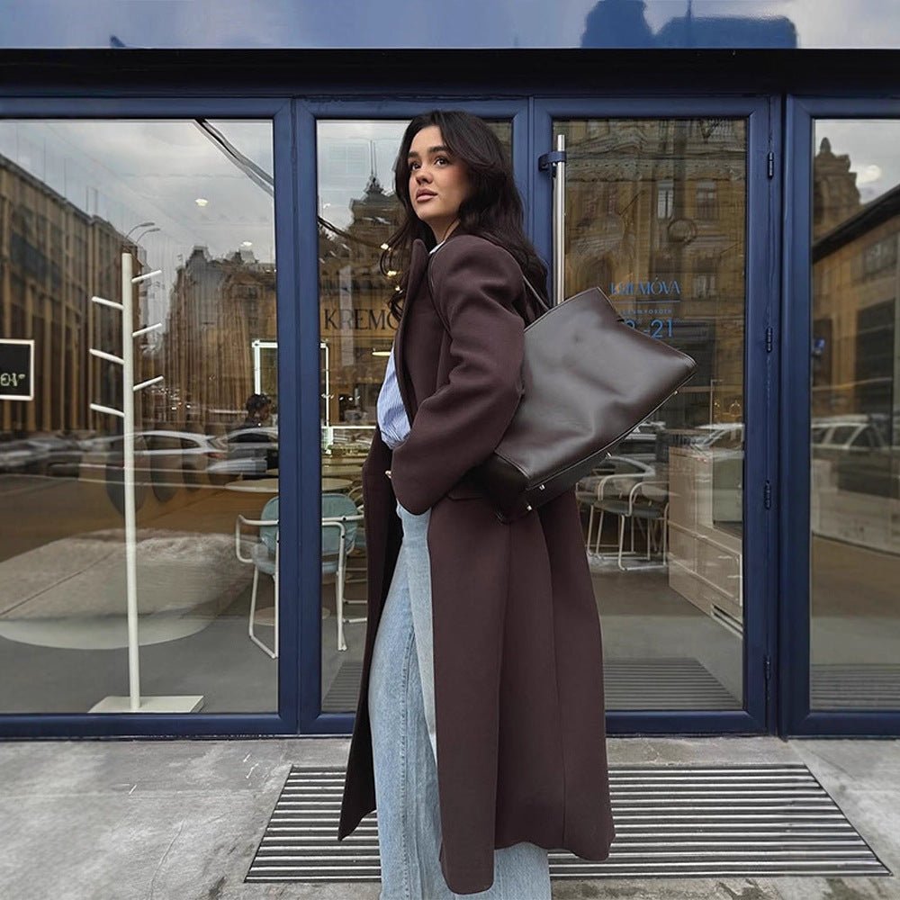 Women's long coat with straight cut, figure-flattering oversized lapels and side pockets Chichicherry - Chichicherry