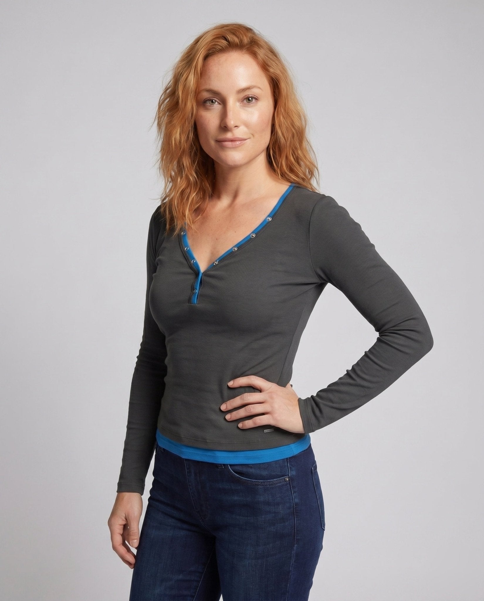 Women's Long Sleeve Bodysuit with V-Neck and Decorative Buttons - Chichicherry