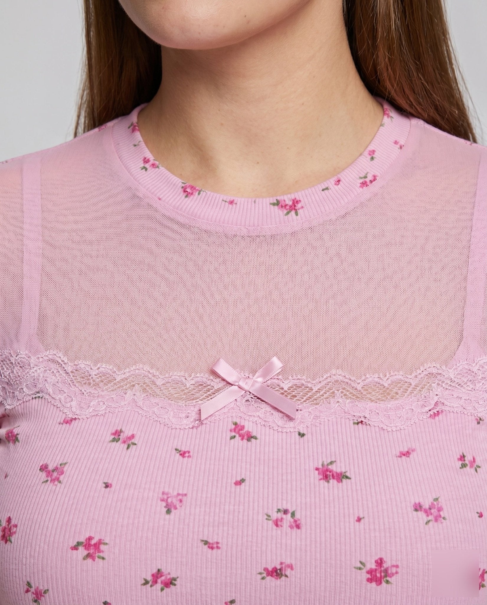 Women's Long Sleeve Crop Top with Delicate Lace Trim and Floral Print - Chichicherry
