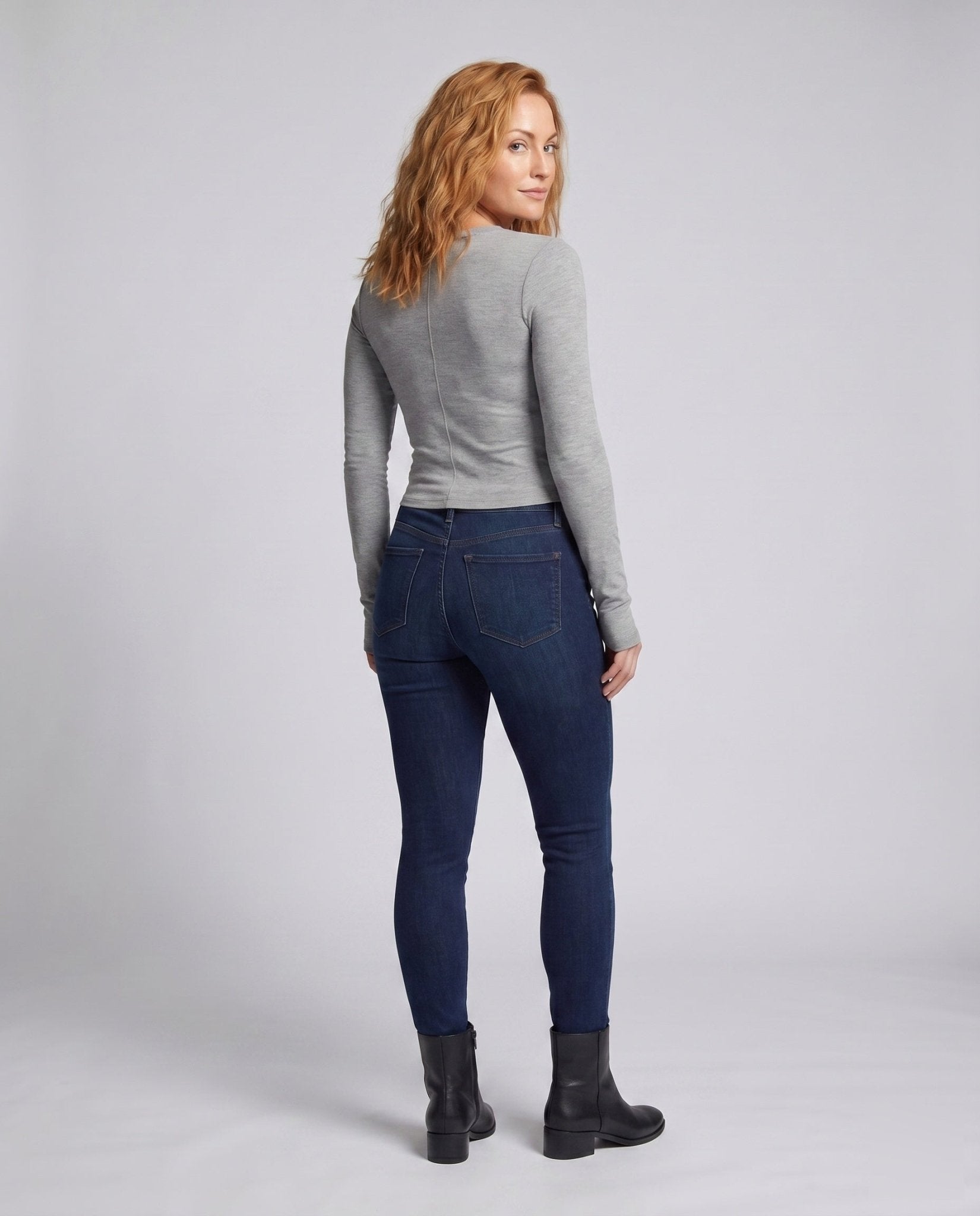 Women's long sleeve shirt with button placket and practical chest pocket - Chichicherry