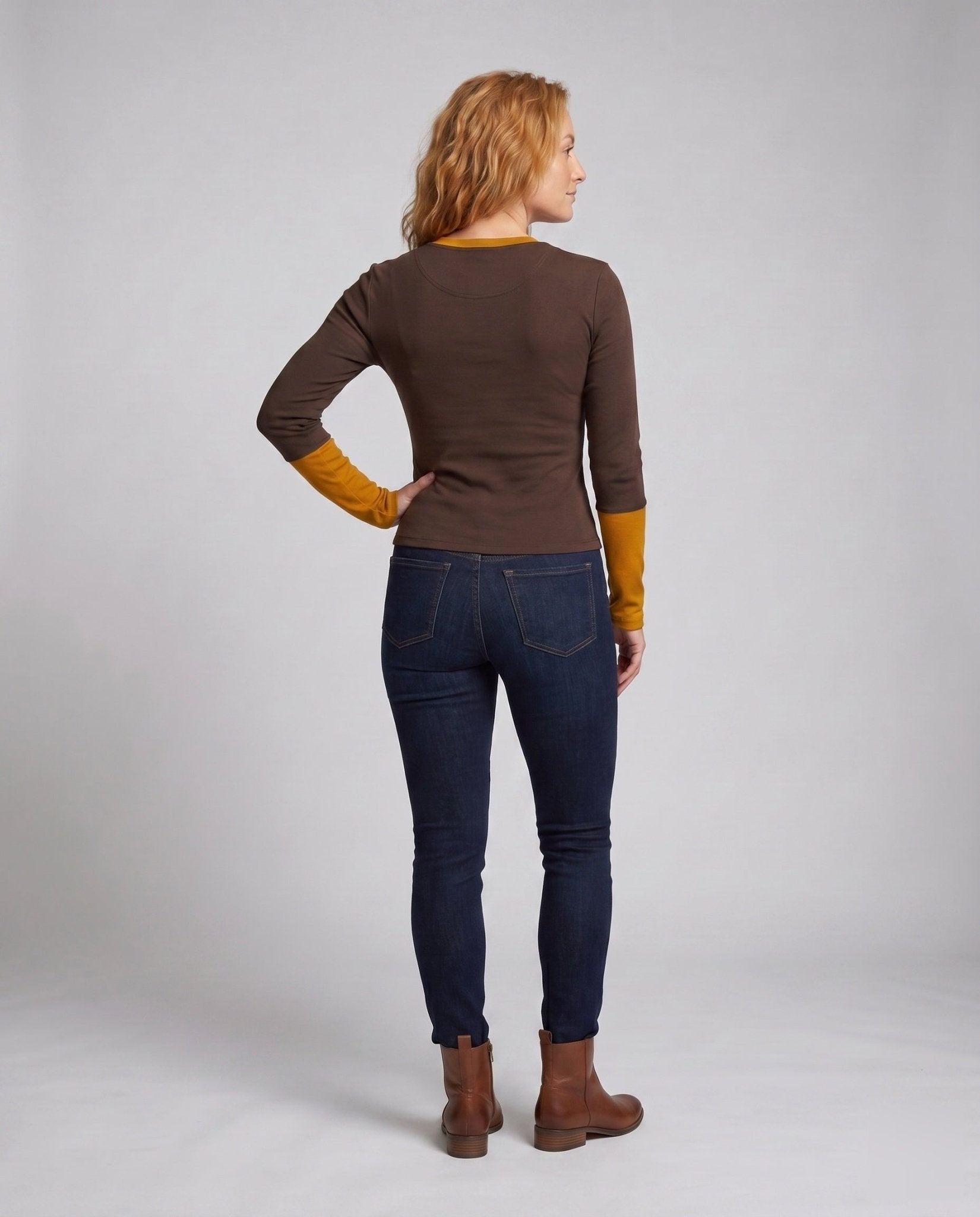 Women's long sleeve shirt with contrasting sleeve accents and button placket - Chichicherry