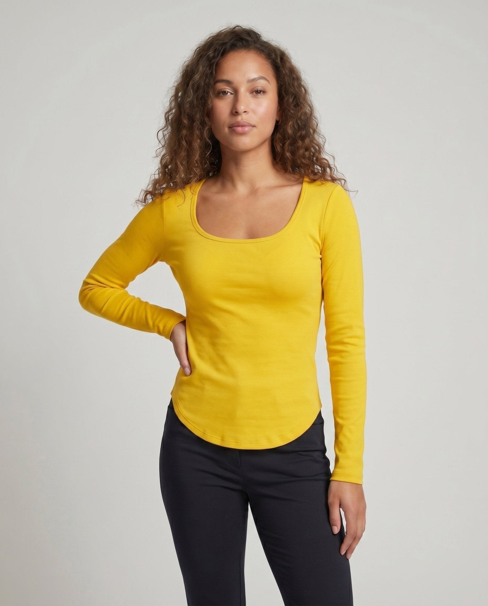 Women’s long-sleeve shirt with elegant round neckline - Chichicherry