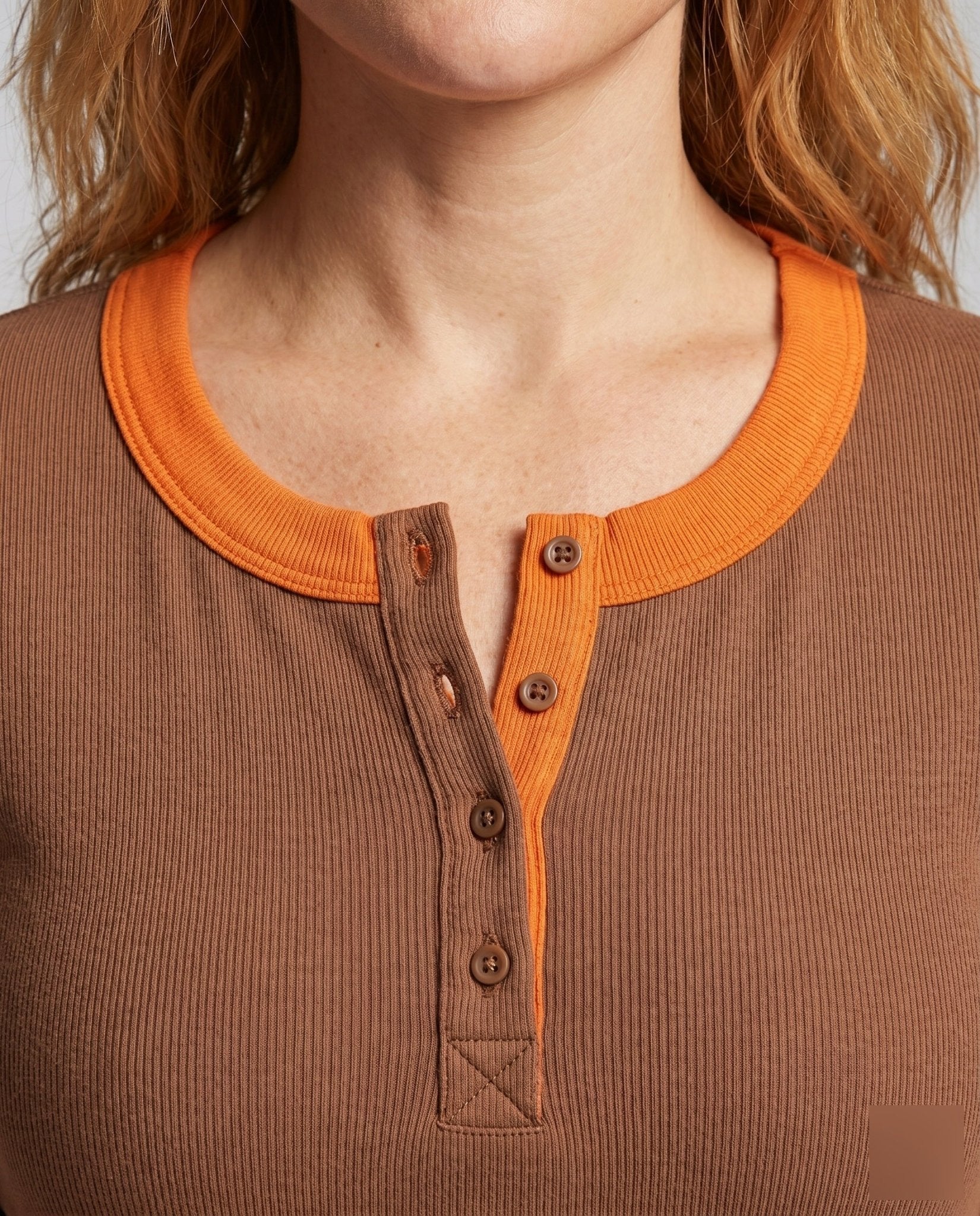 Women's long sleeve shirt with innovative button print and contrast sleeves - Chichicherry