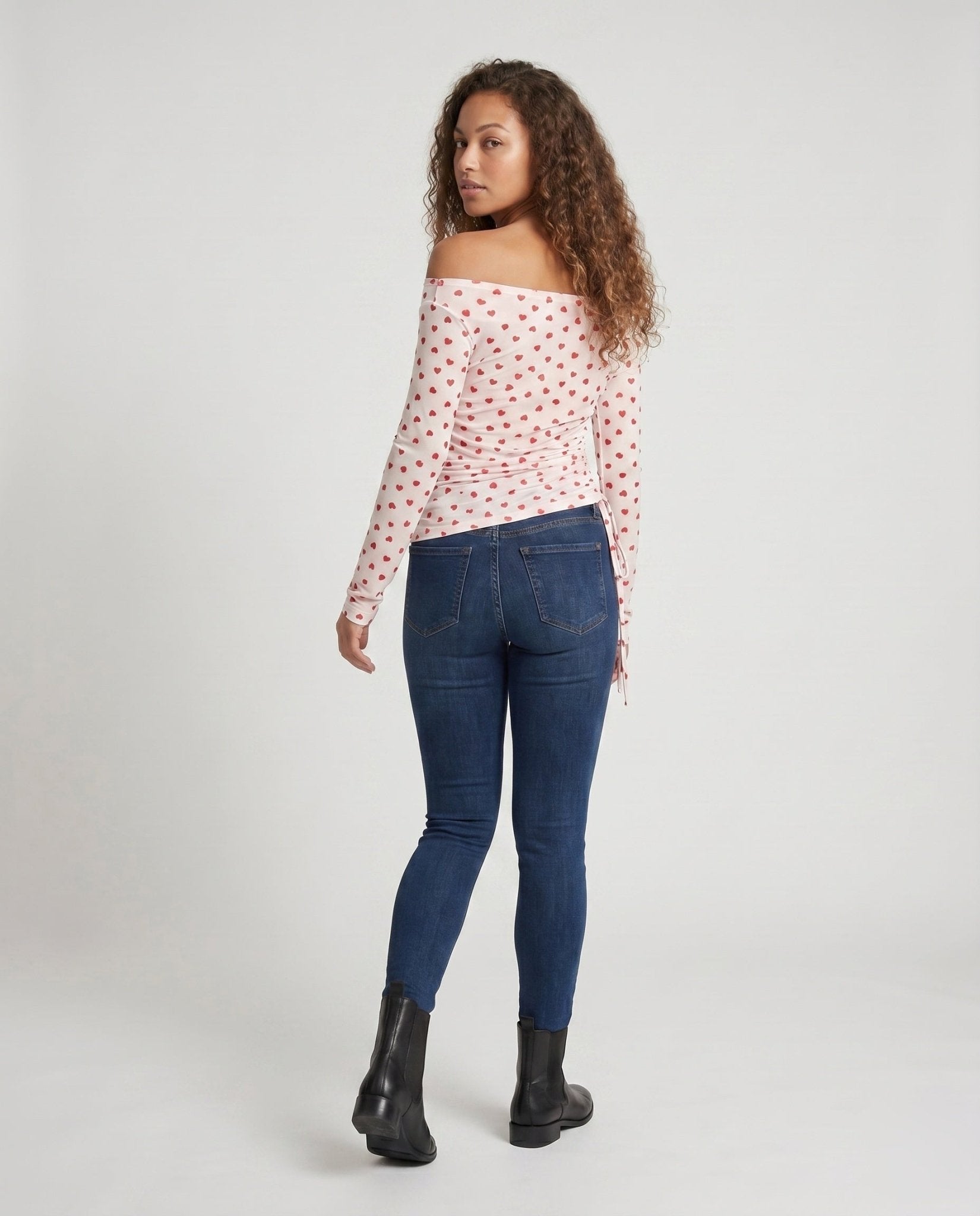 Women's long sleeve shirt with playful heart pattern and side gathering - Chichicherry