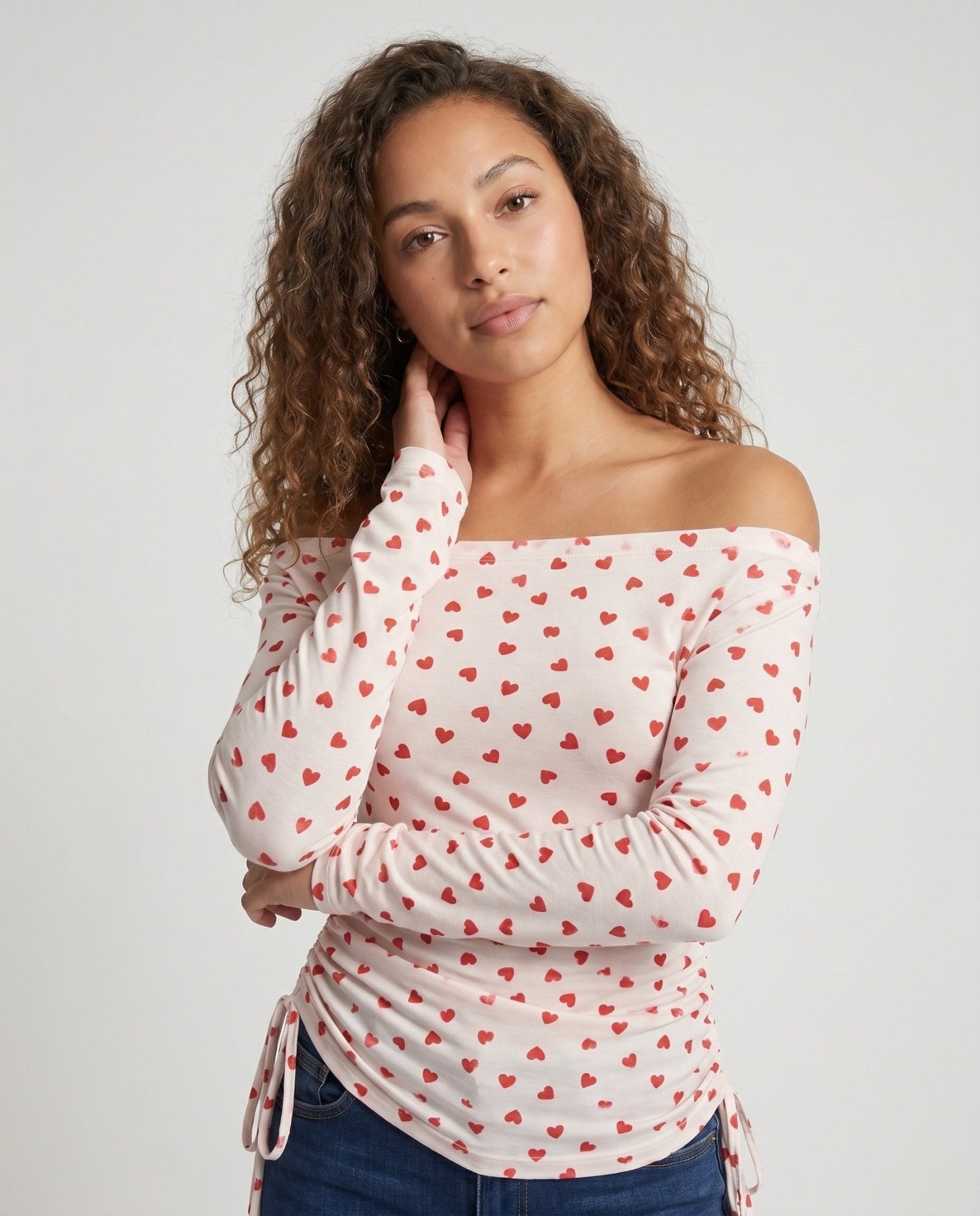Women's long sleeve shirt with playful heart pattern and side gathering - Chichicherry