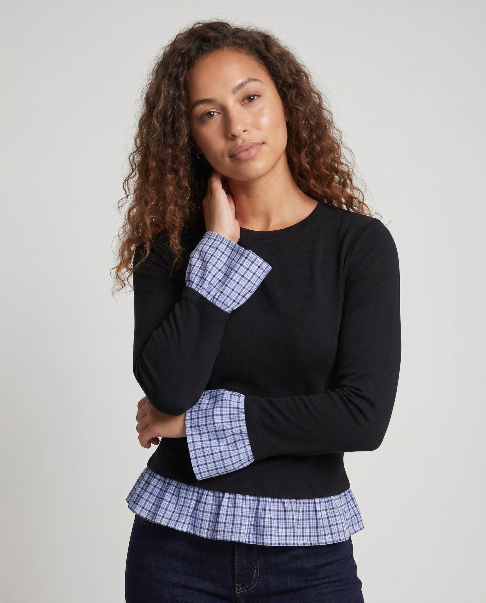 Women's long-sleeve shirt with playfully gathered ruffles and contrasting sleeves - Chichicherry