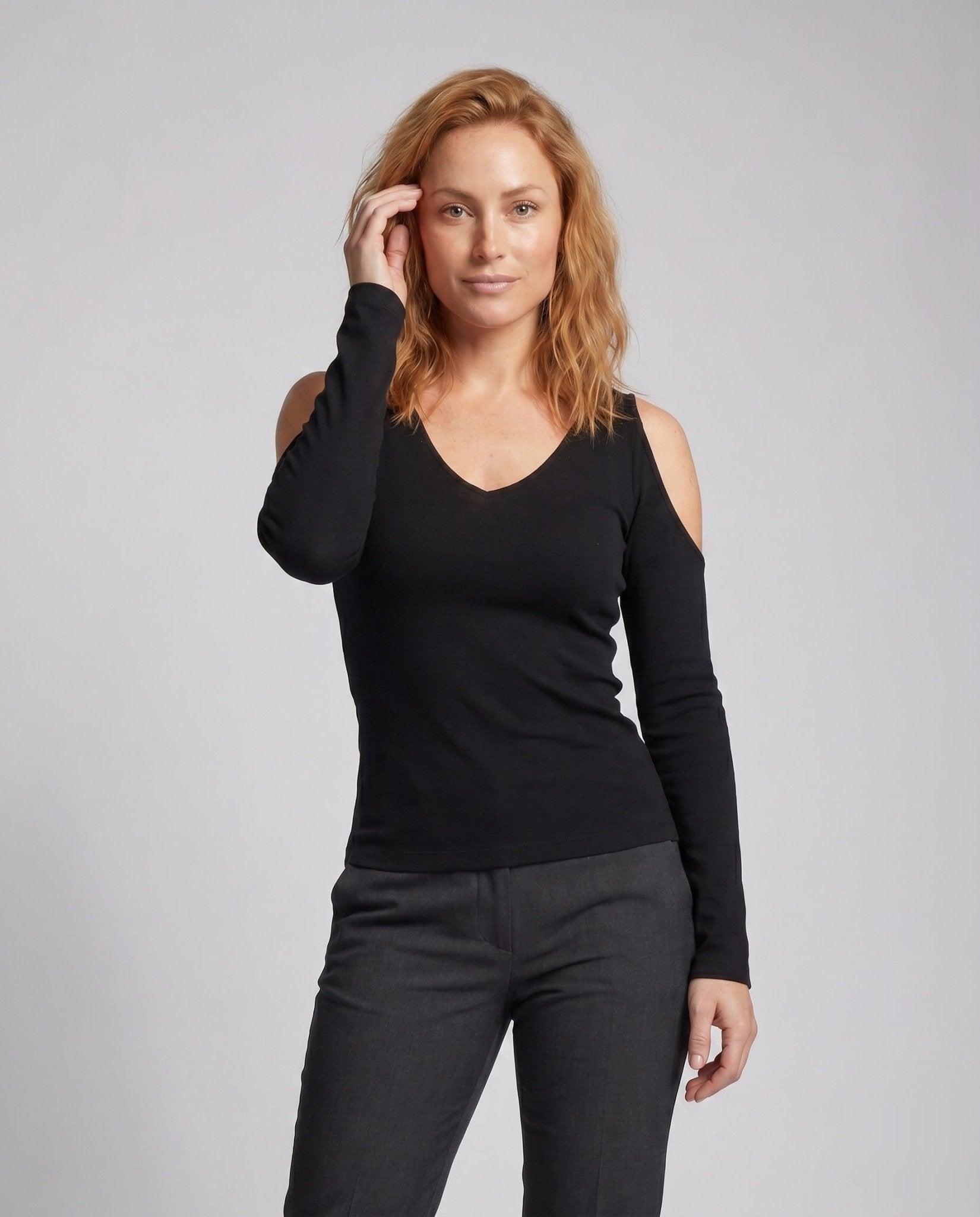 Women's long-sleeve top with open shoulders - Chichicherry