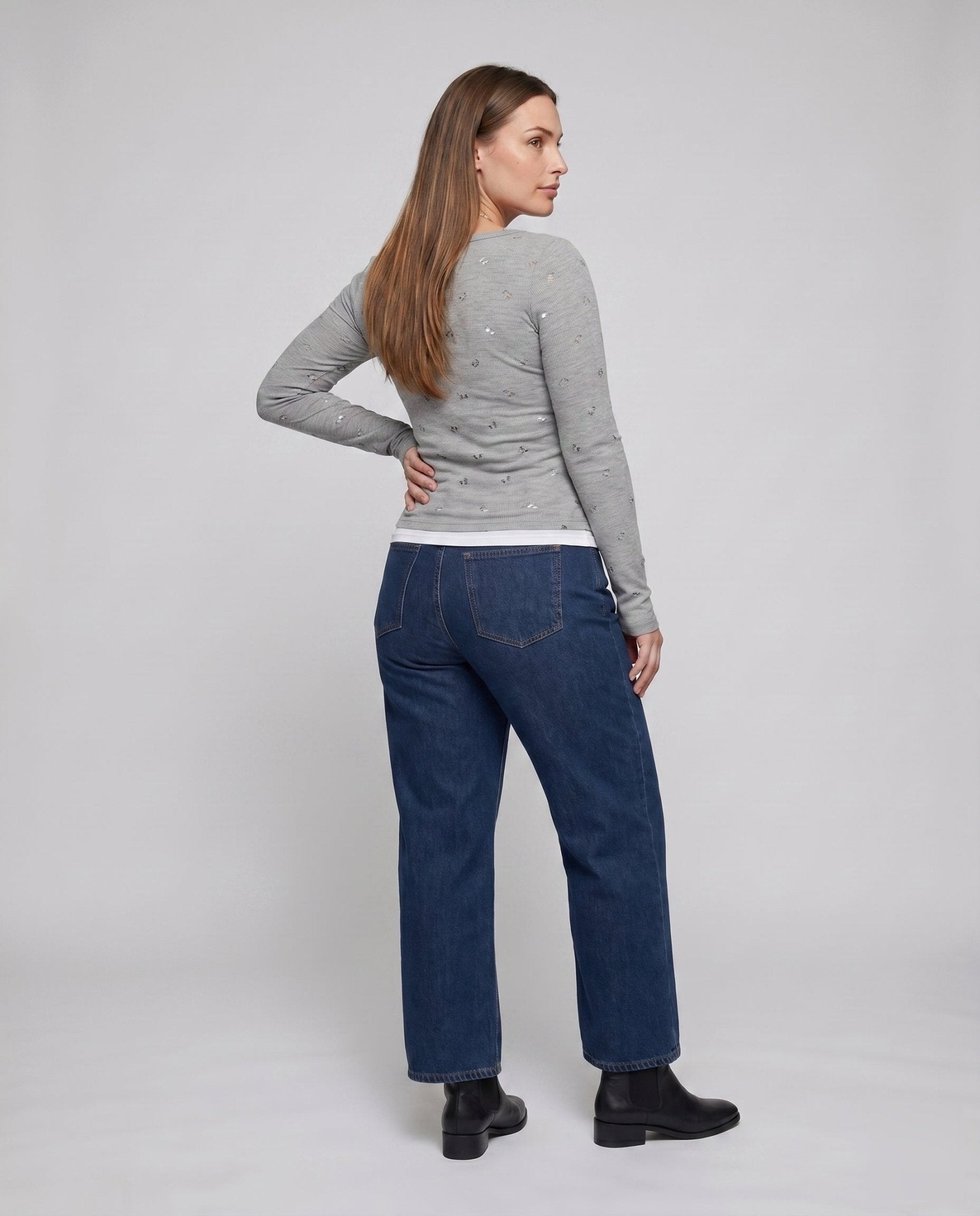 Women's long-sleeved casual top with fashionable round neckline and chic detail - Chichicherry