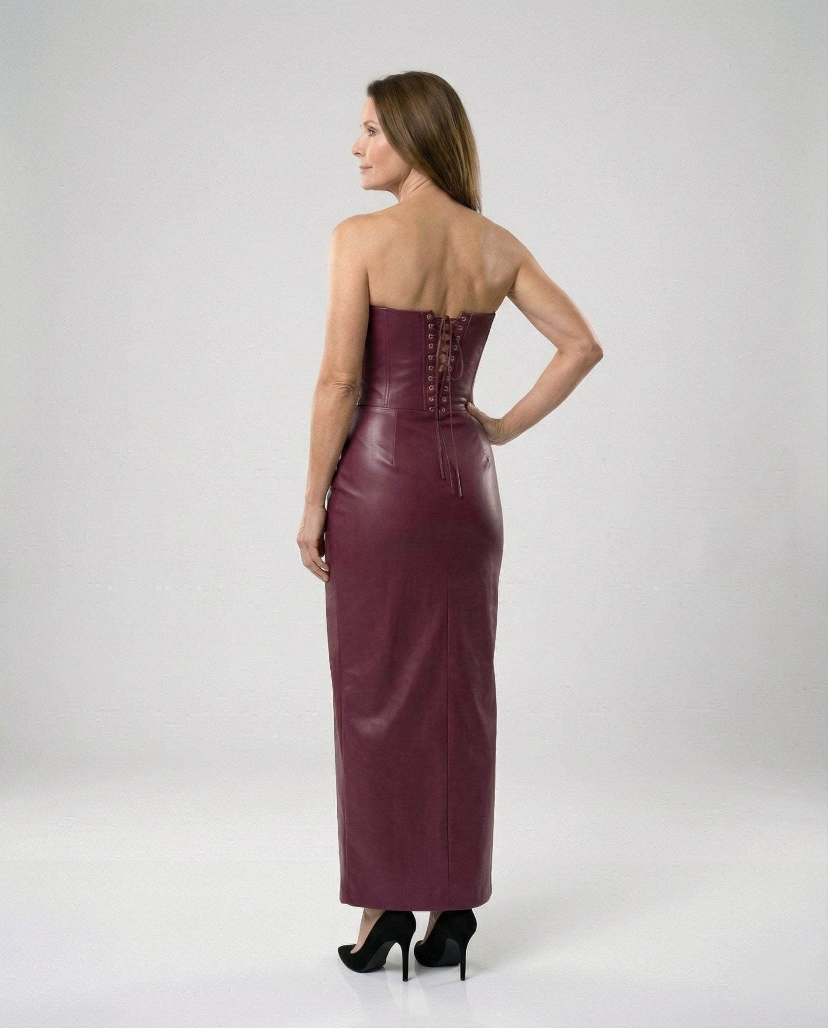 Women's long-sleeved leather dress with heart neckline - Chichicherry