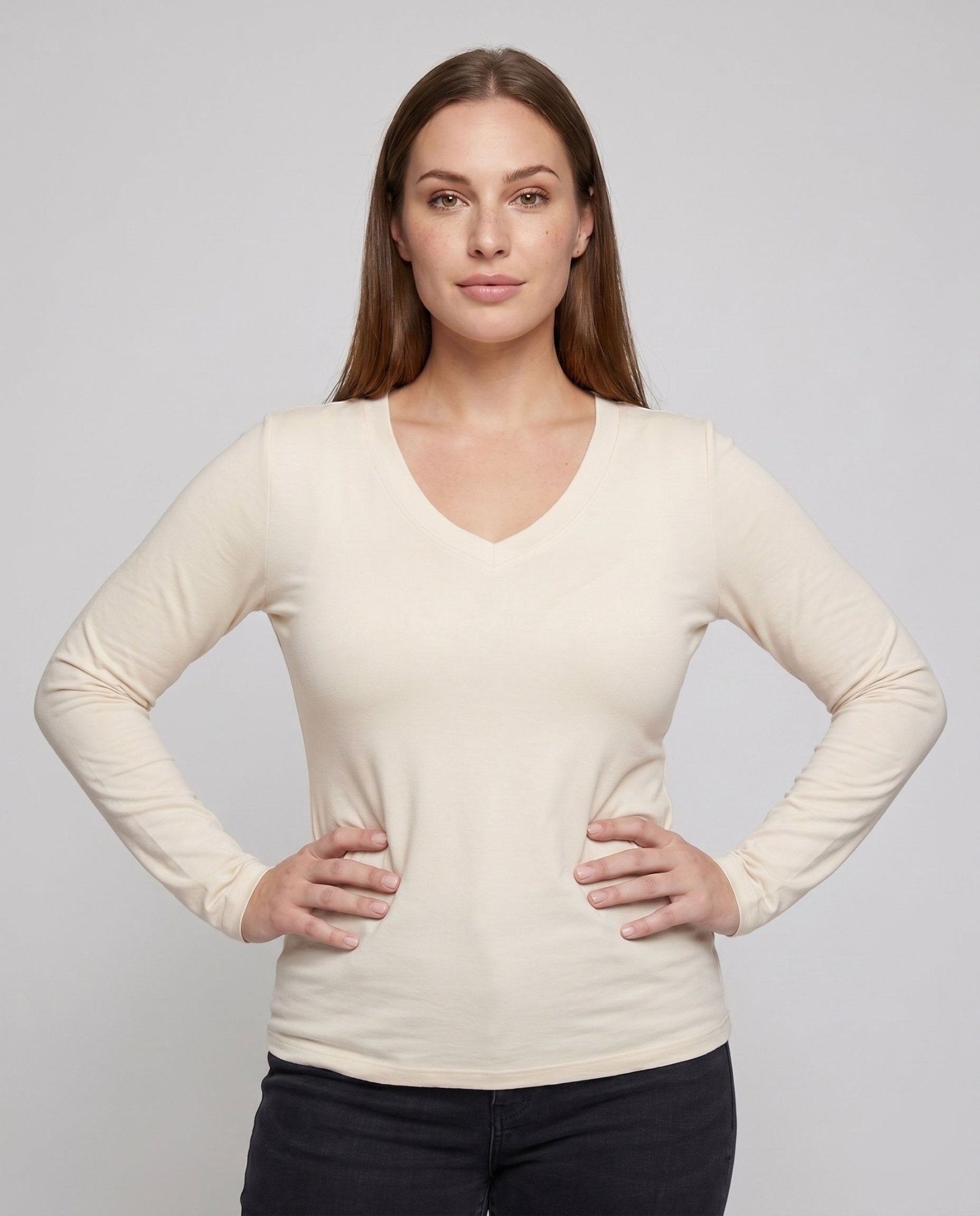 Women's long-sleeved V-neck top with body-hugging fit - Chichicherry