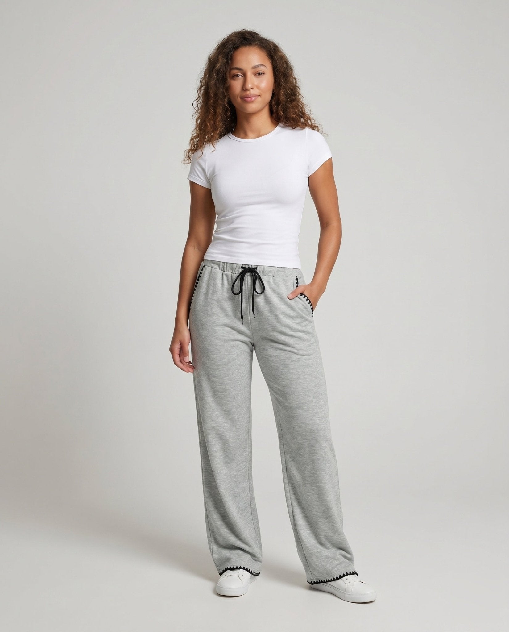 Women's Loose Casual Pants with Elastic Waistband and Side Pockets - Chichicherry