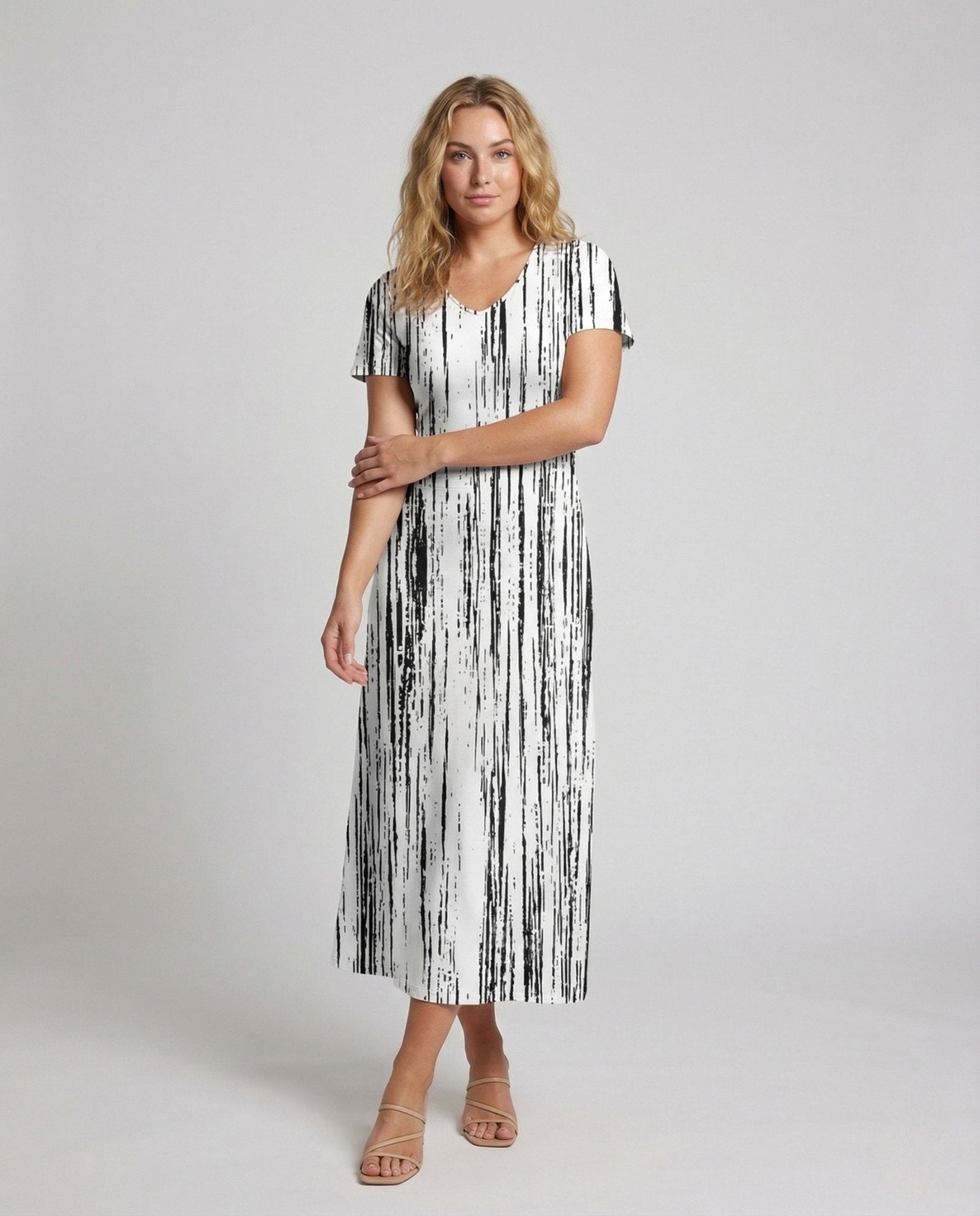 Women's Maxi Dress A - Line Short Sleeve Pattern - Chichicherry