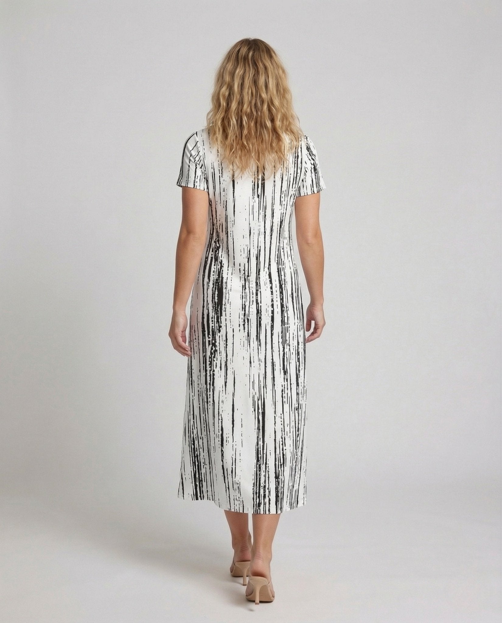 Women's Maxi Dress A - Line Short Sleeve Pattern - Chichicherry