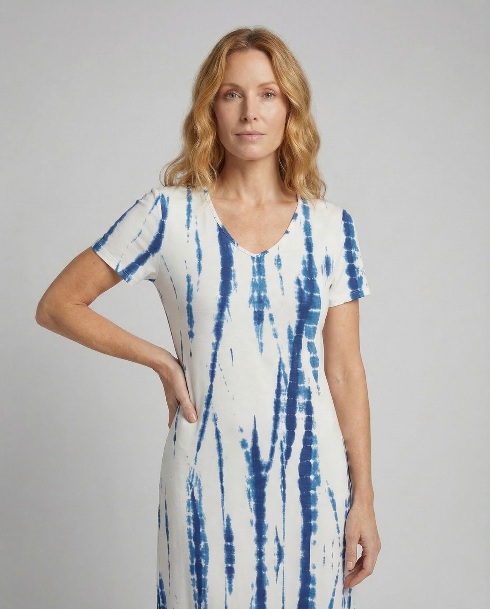 Women's Maxi Dress V Neck Slit - Chichicherry