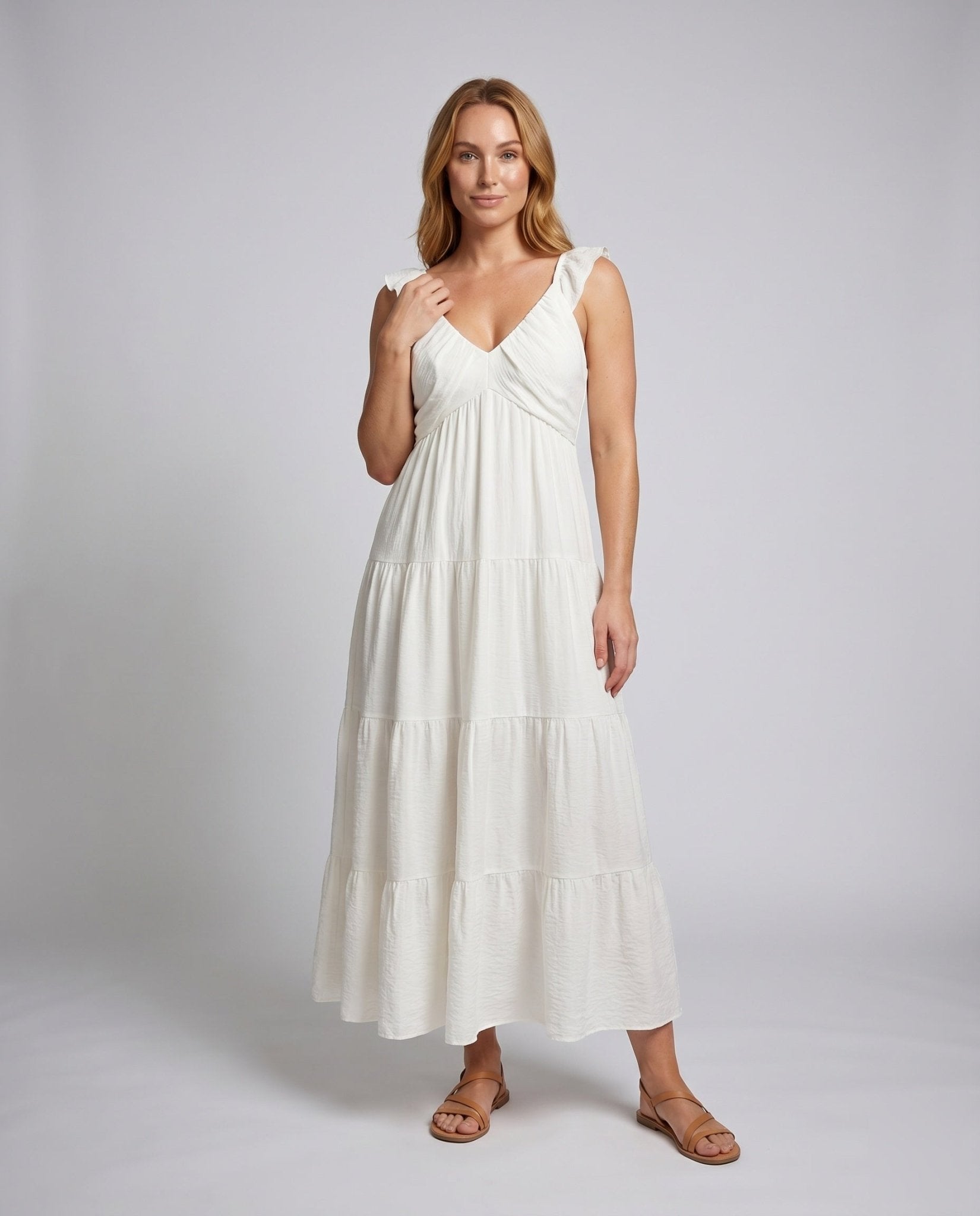 Women’s maxi dress with casual V-neck and voluminous skirt - Chichicherry