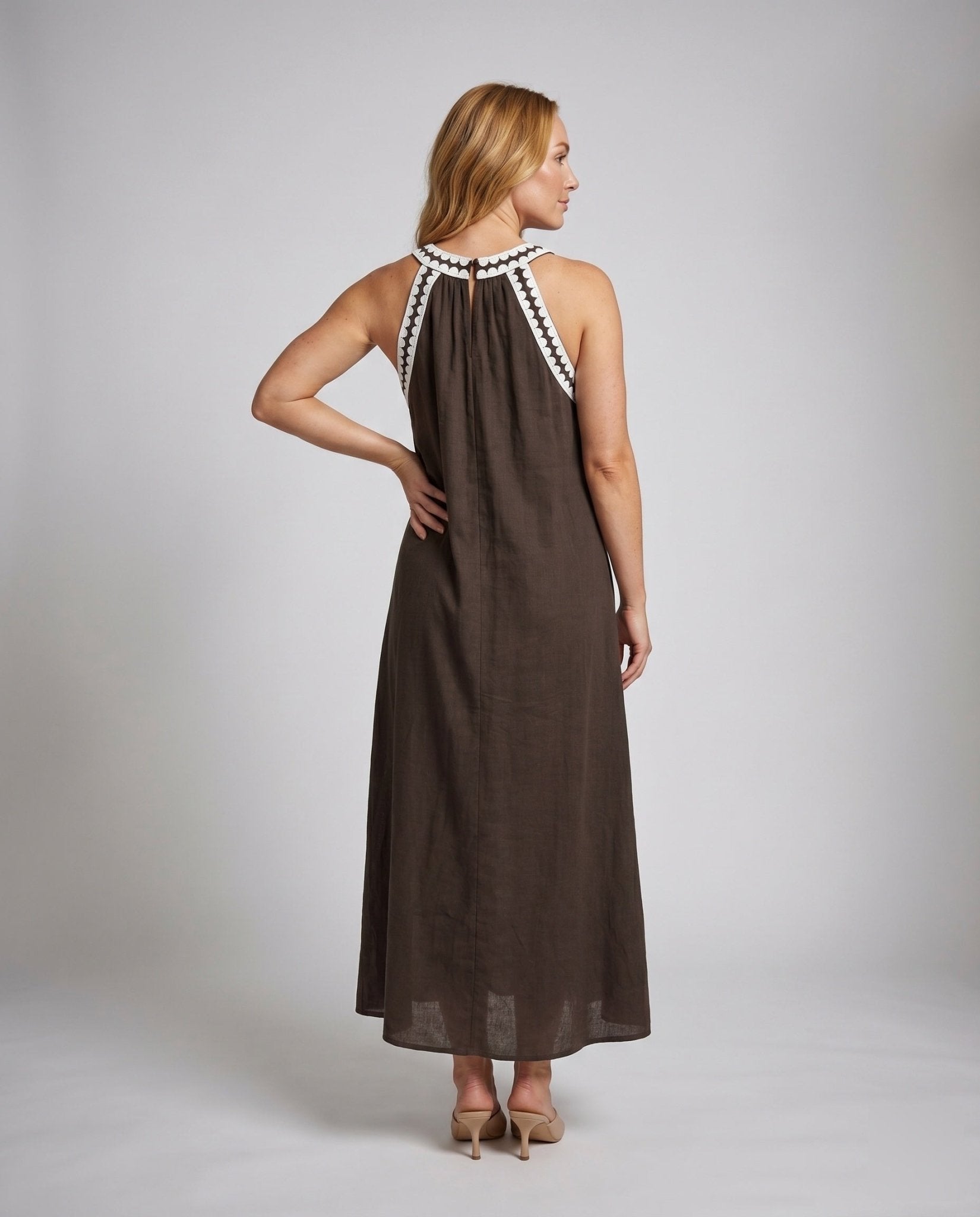 Women’s maxi dress with fashionable carrying strap and elegant round neck - Chichicherry