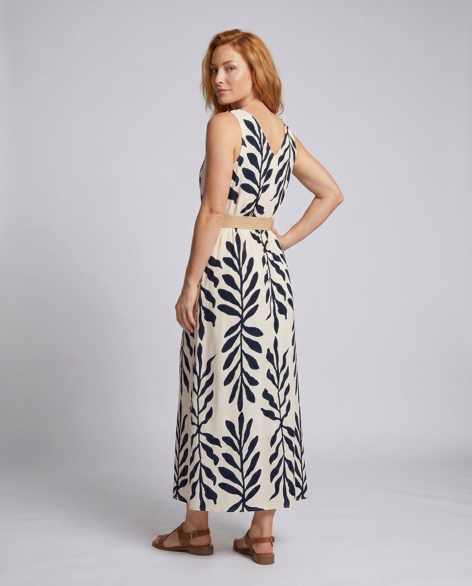Women's maxi dress with floral cut and stylish button design - Chichicherry