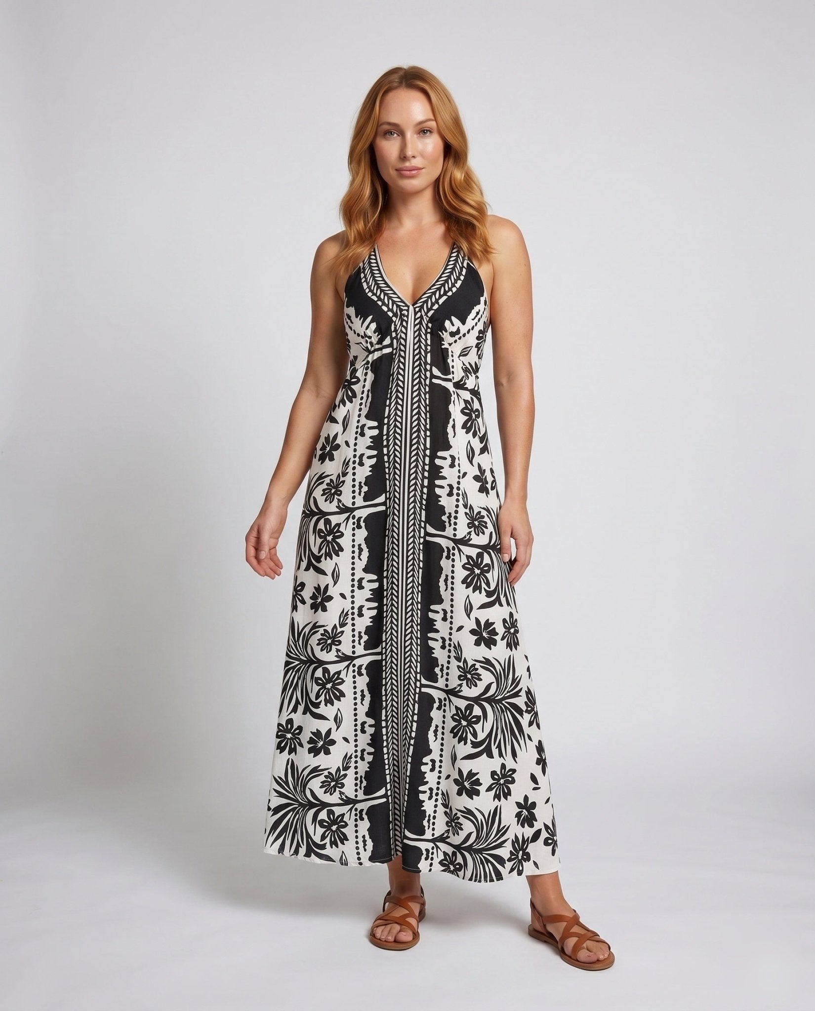 Women's maxi dress with floral design and deep V neck - Chichicherry
