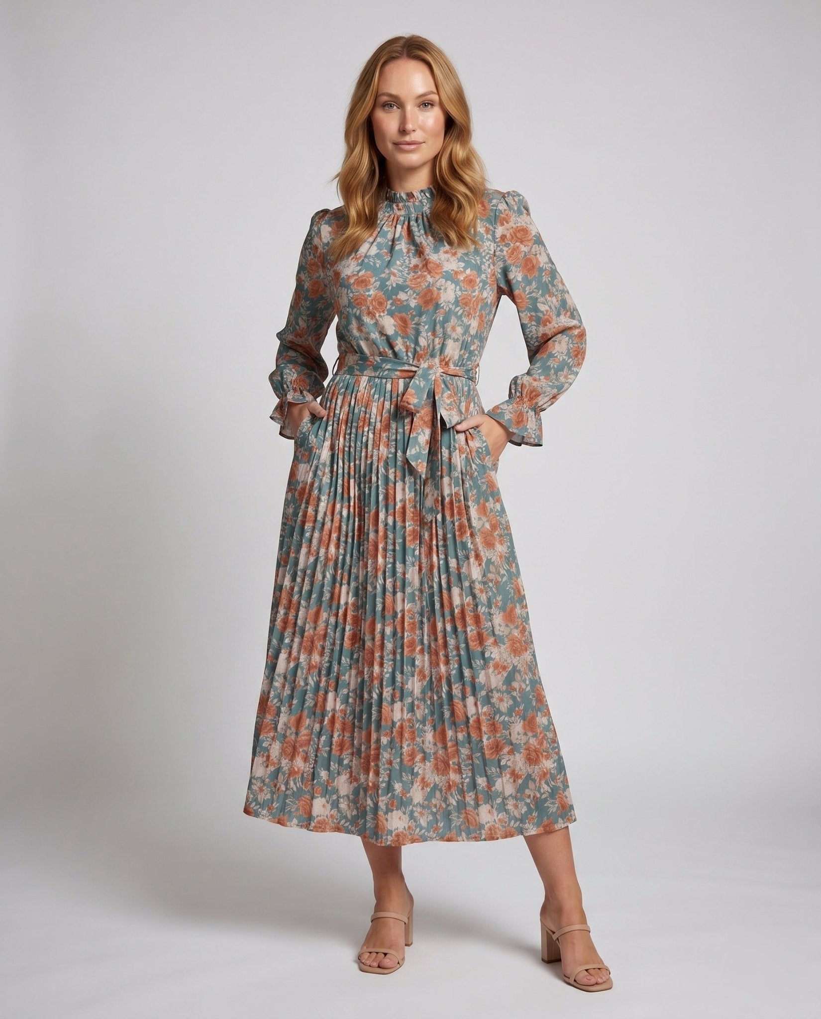 Women's maxi dress with floral design and elegant ruffle - Chichicherry