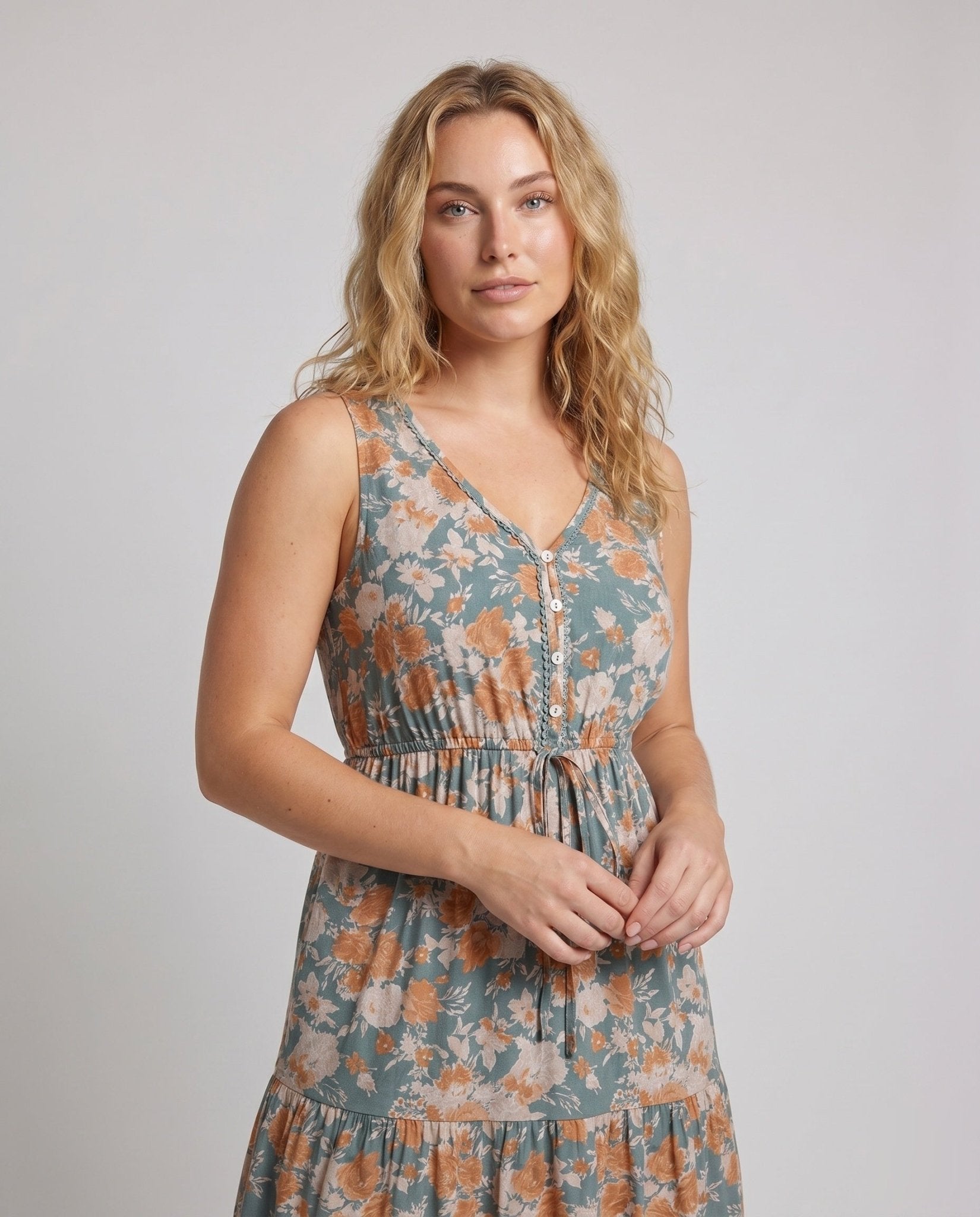 Women's maxi dress with floral ruffles and buttoned neckline - Chichicherry