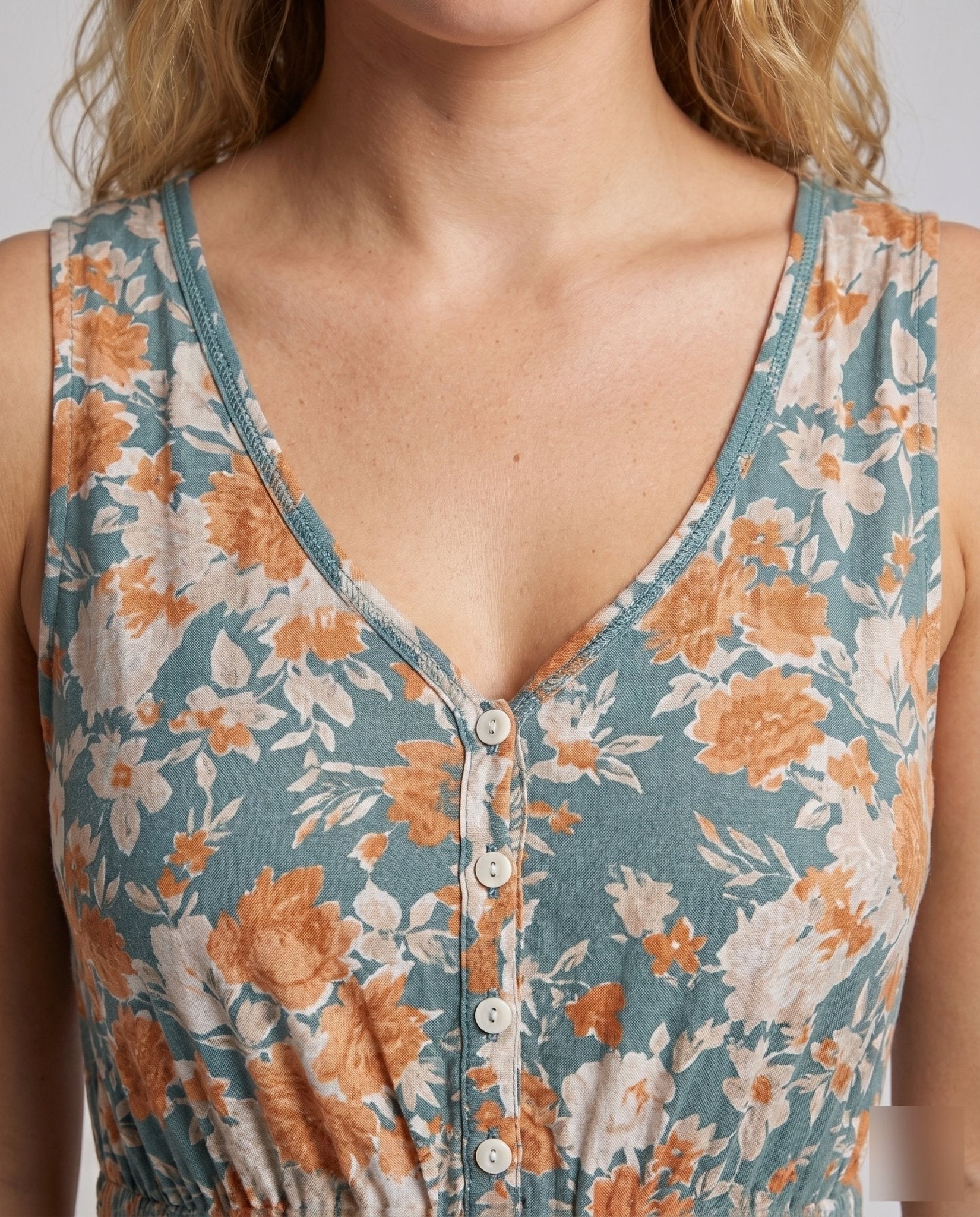 Women's maxi dress with floral ruffles and buttoned neckline - Chichicherry