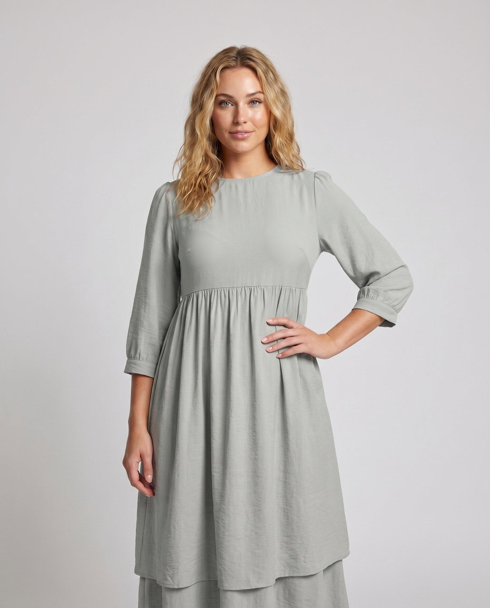 Women’s maxi dress with graceful cut and casual waist elastic - Chichicherry