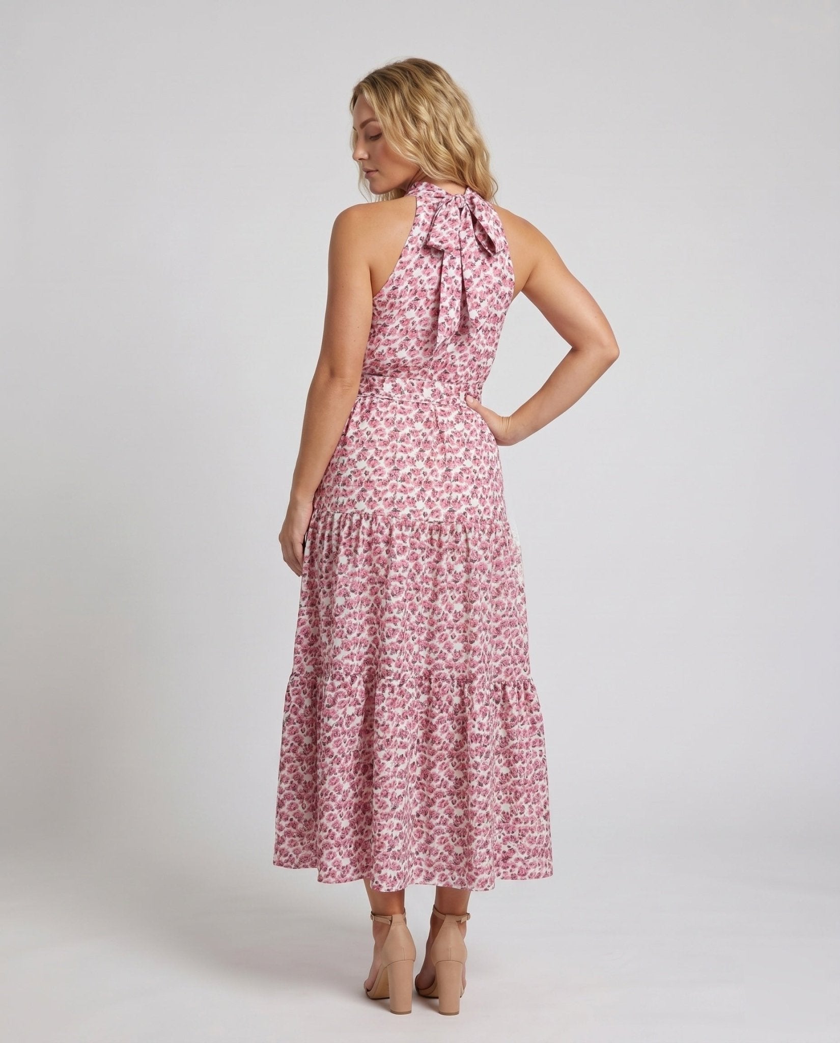 Women's maxi dress with high-neck cut and floral patterns - Chichicherry