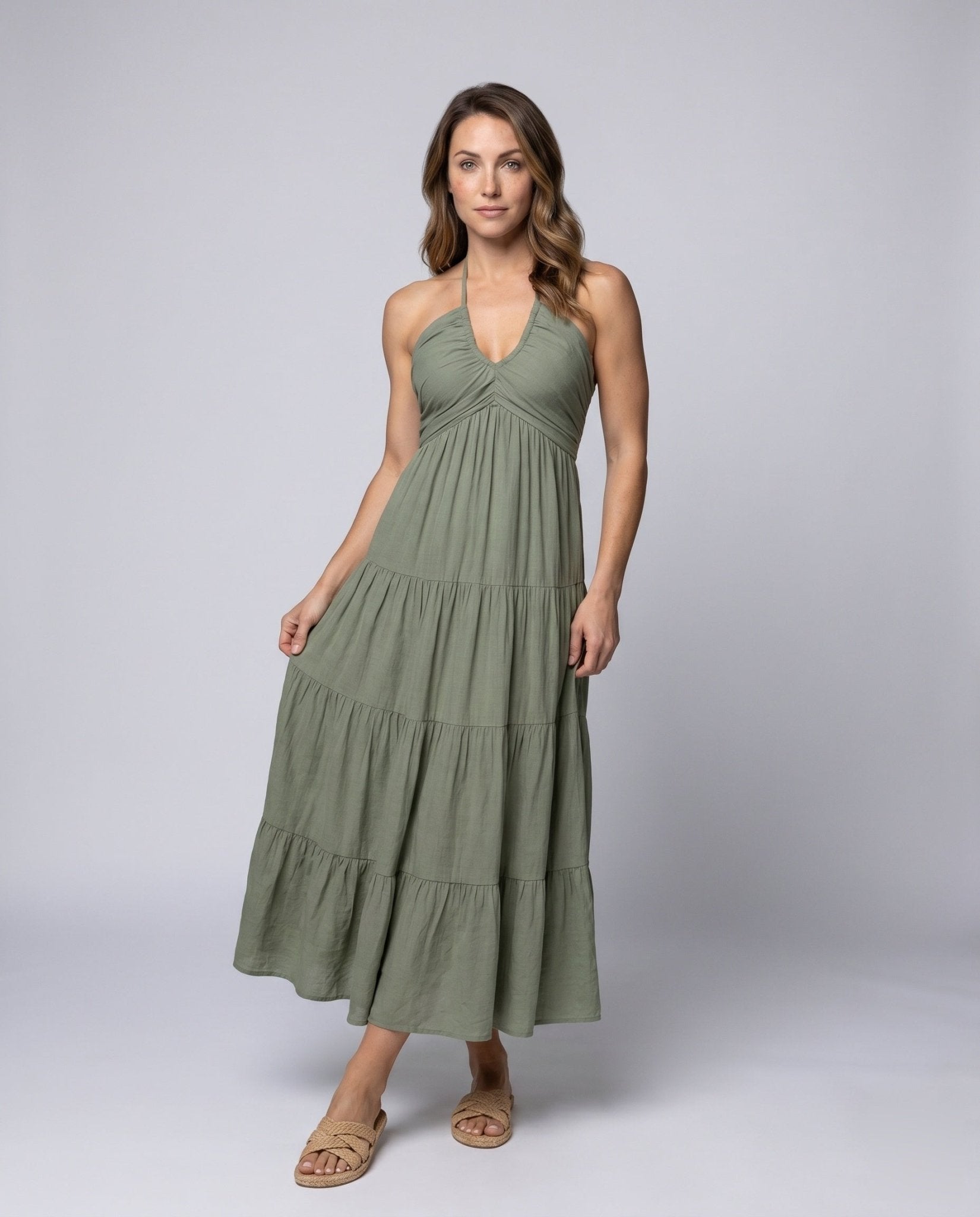 Women's maxi dress with ruffled hem and deep V-neck - Chichicherry