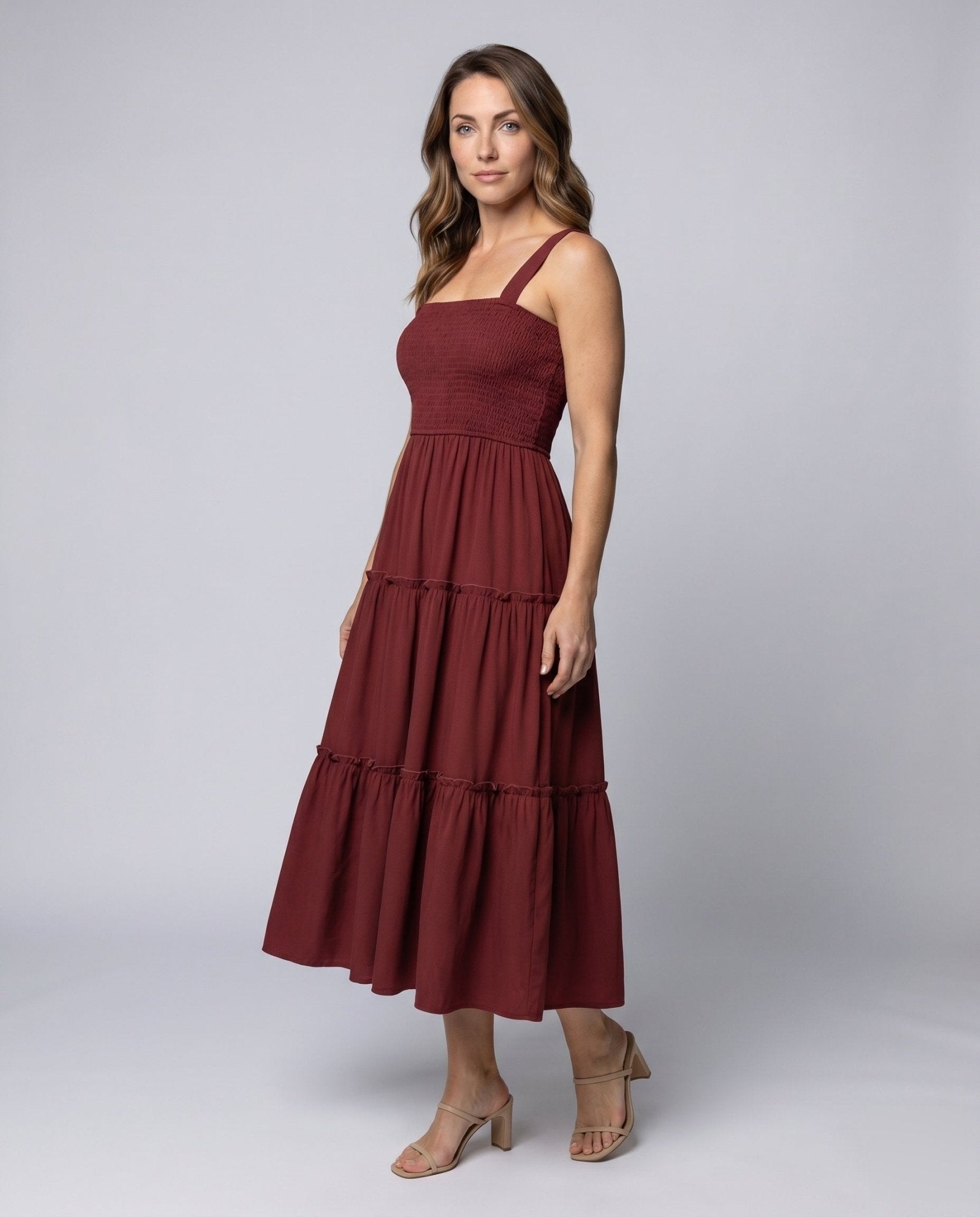 Women's maxi dress with ruffles and elastic bodice - Chichicherry