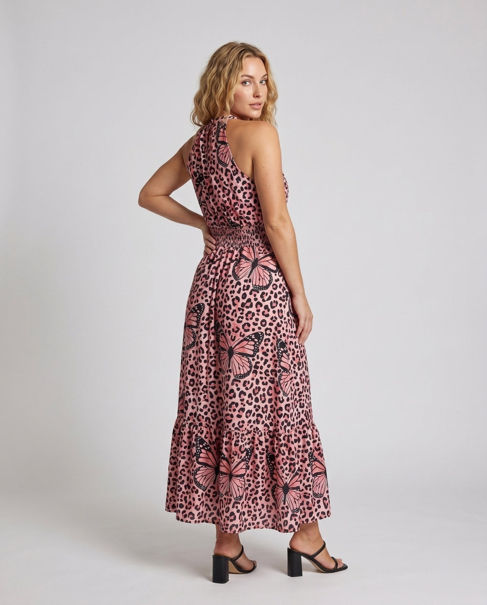 Women's maxi dress with seductive animal print and sophisticated strap cut - Chichicherry