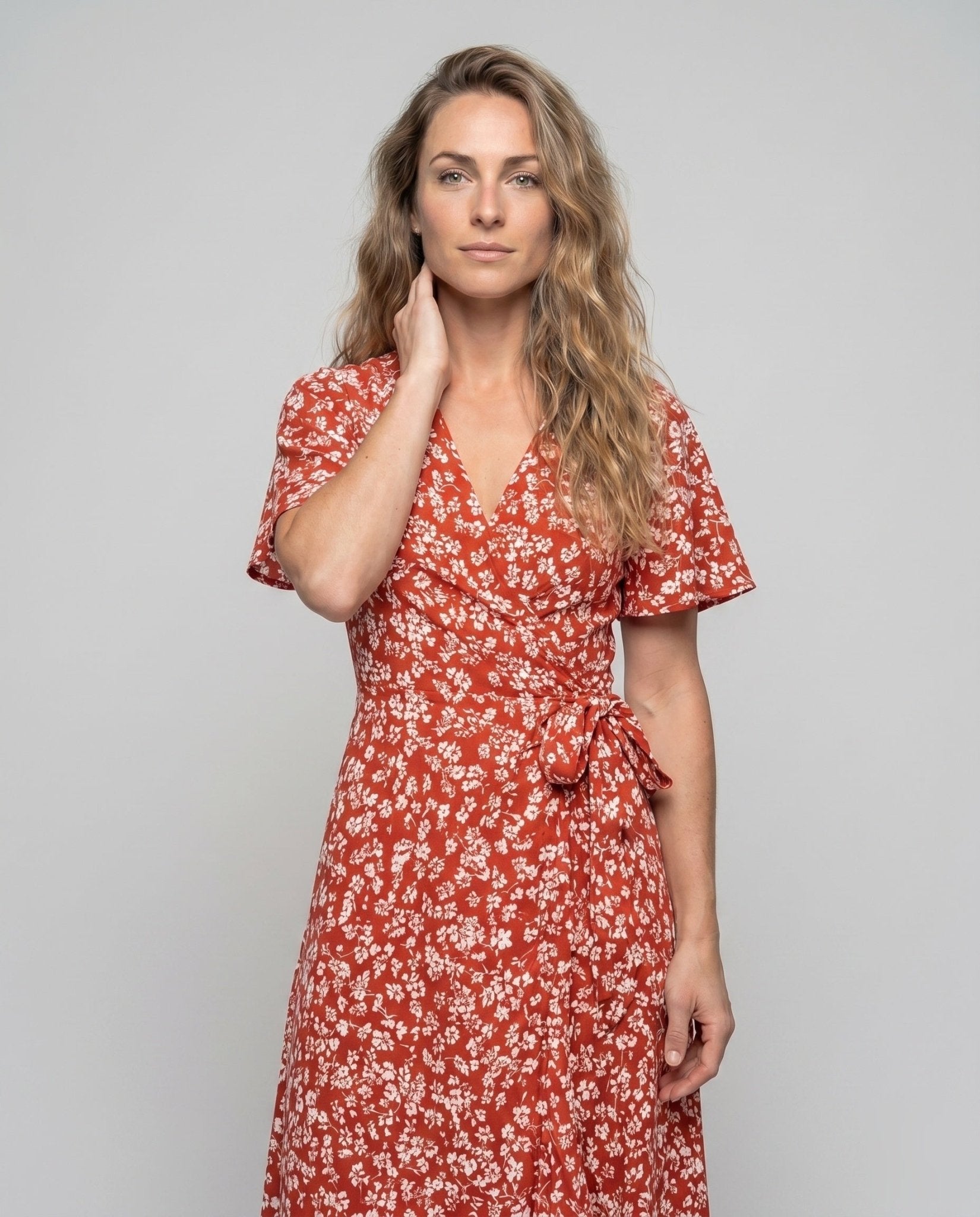 Women's maxi dress with side slit and feminine ruffle details - Chichicherry