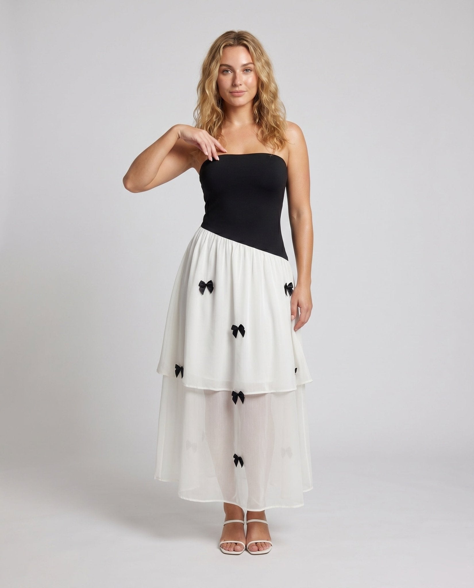 Women's maxi dress with strapless design and elegant ruffle trim - Chichicherry