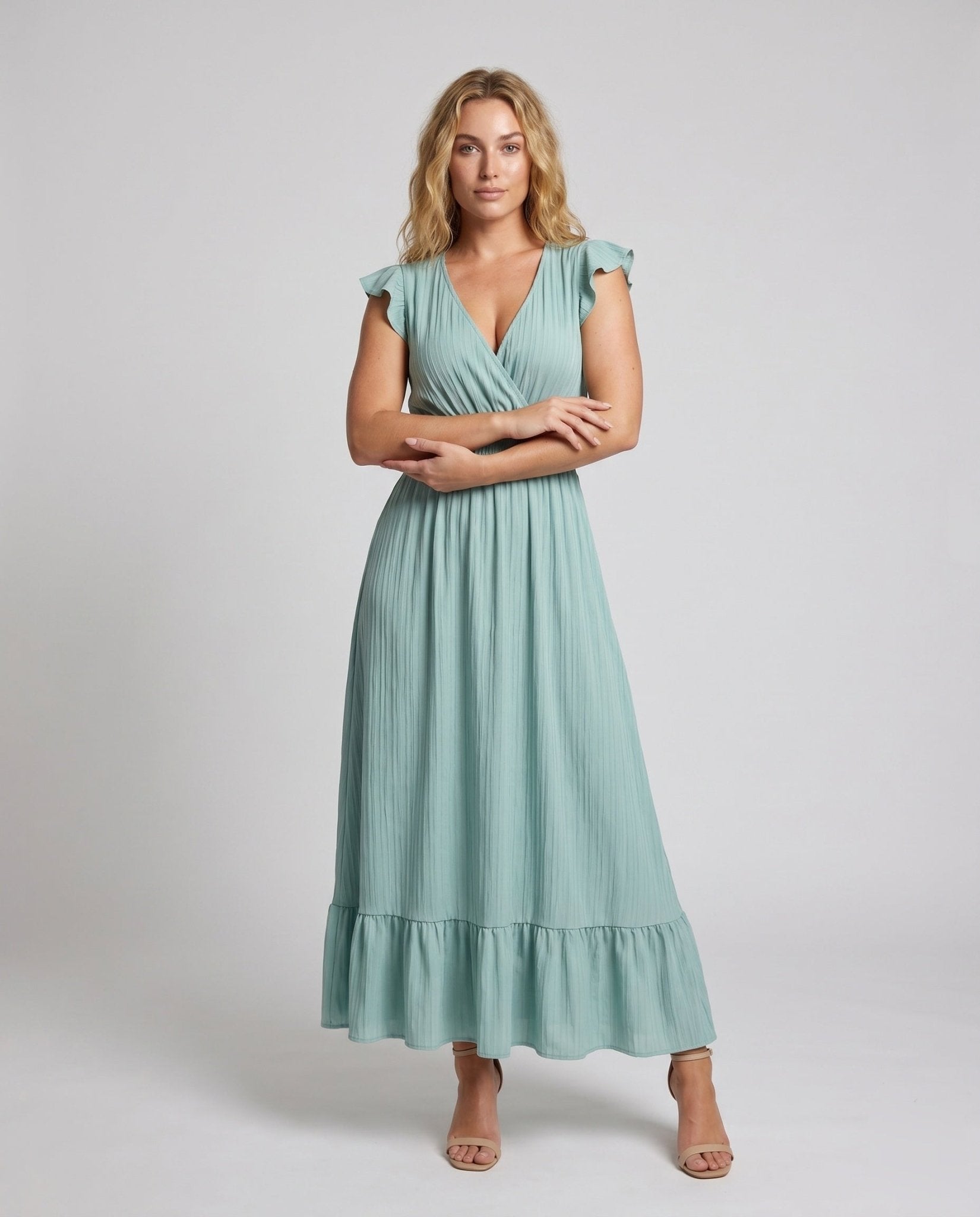 Women's maxi dress with V-neck and ruffle details - Chichicherry