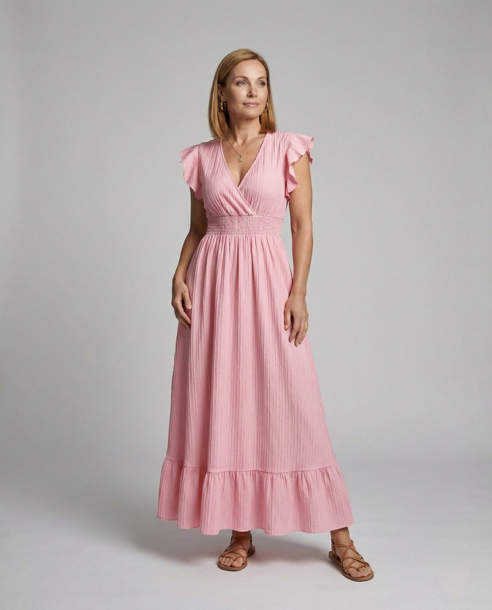 Women's maxi dress with V-neck and ruffle sleeves - Chichicherry