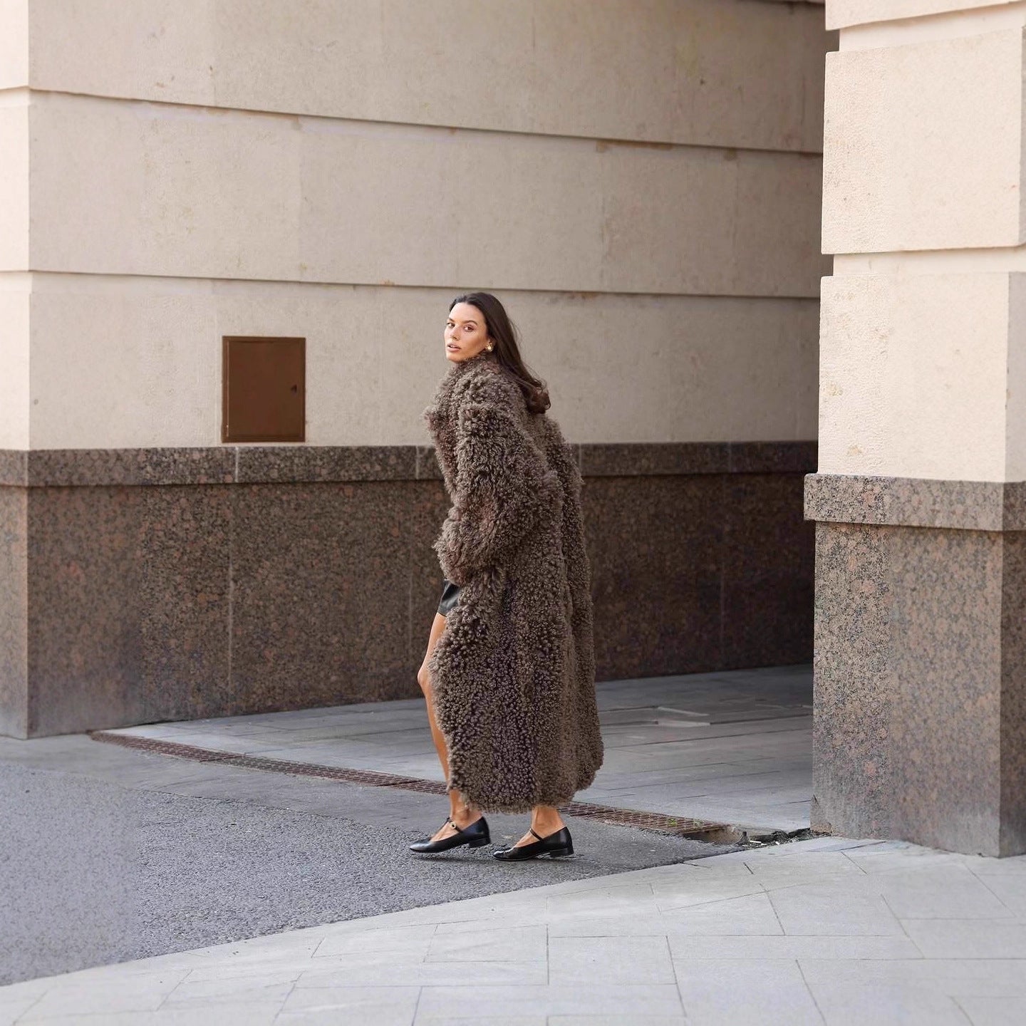 Women's Maxi Long Curly Teddy Coat in Sheepskin Look Chichicherry - Chichicherry