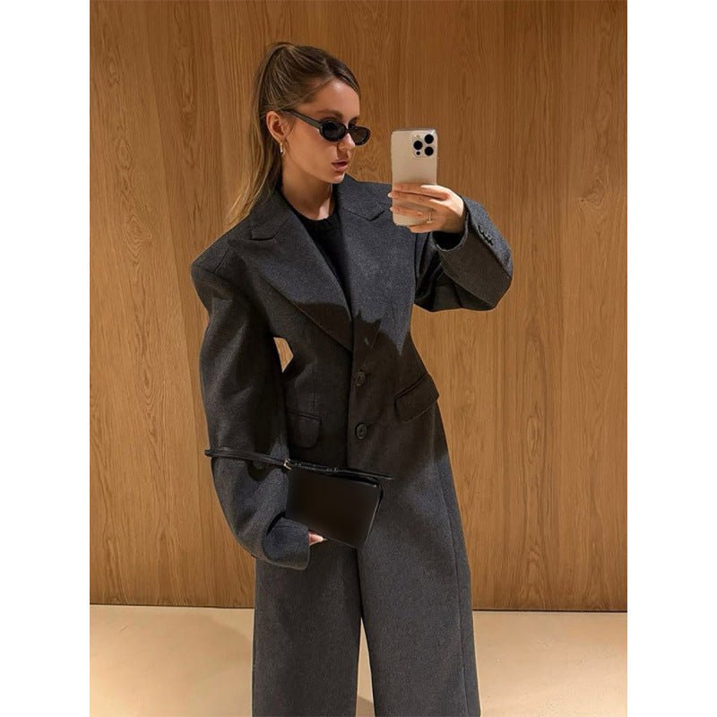 Women's Maxi Wool Coat with Oversized Cut and Structured Shoulder Area Chichicherry - Chichicherry